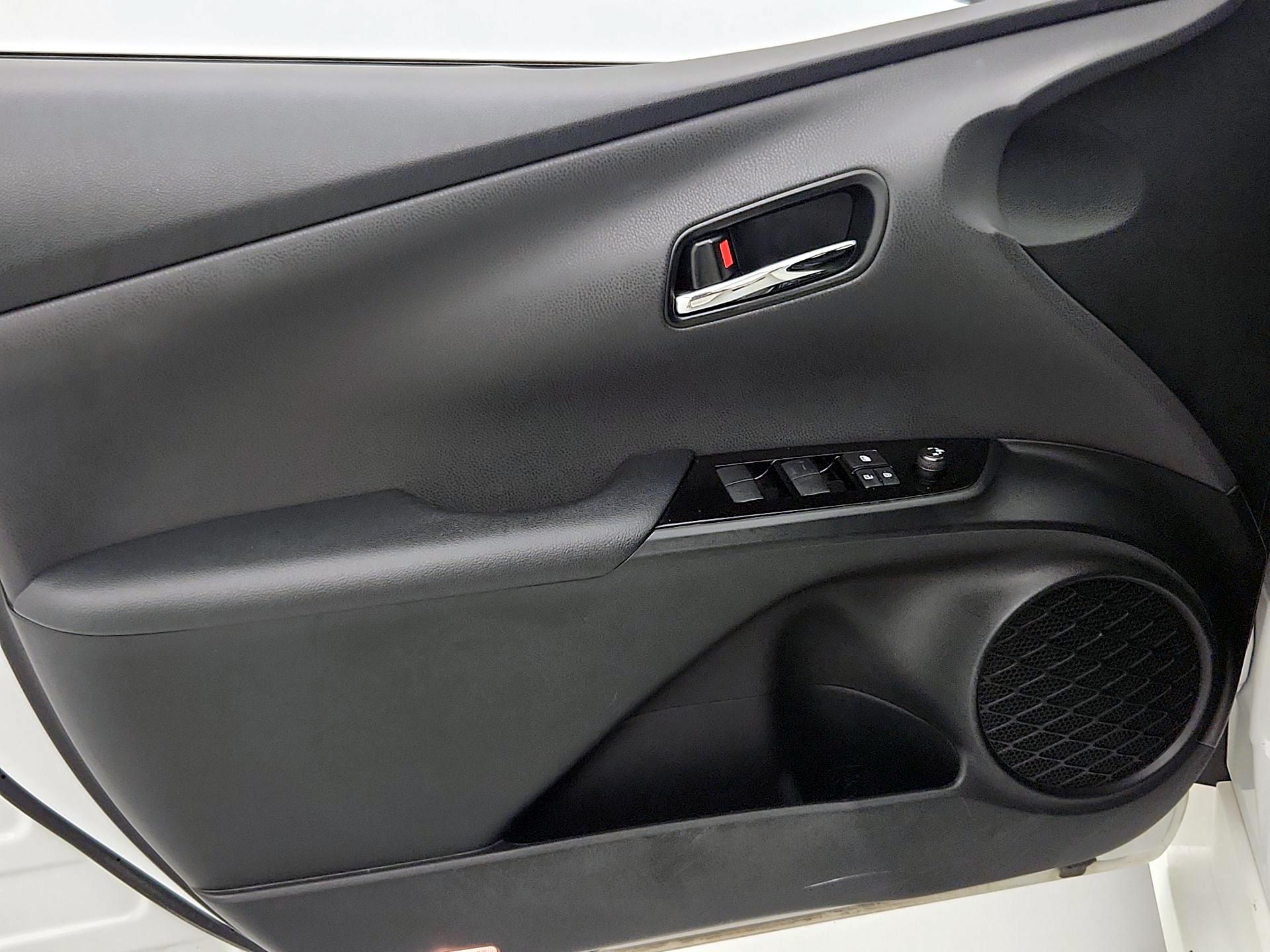 Thumbnail: 2022 Toyota Prius - 12