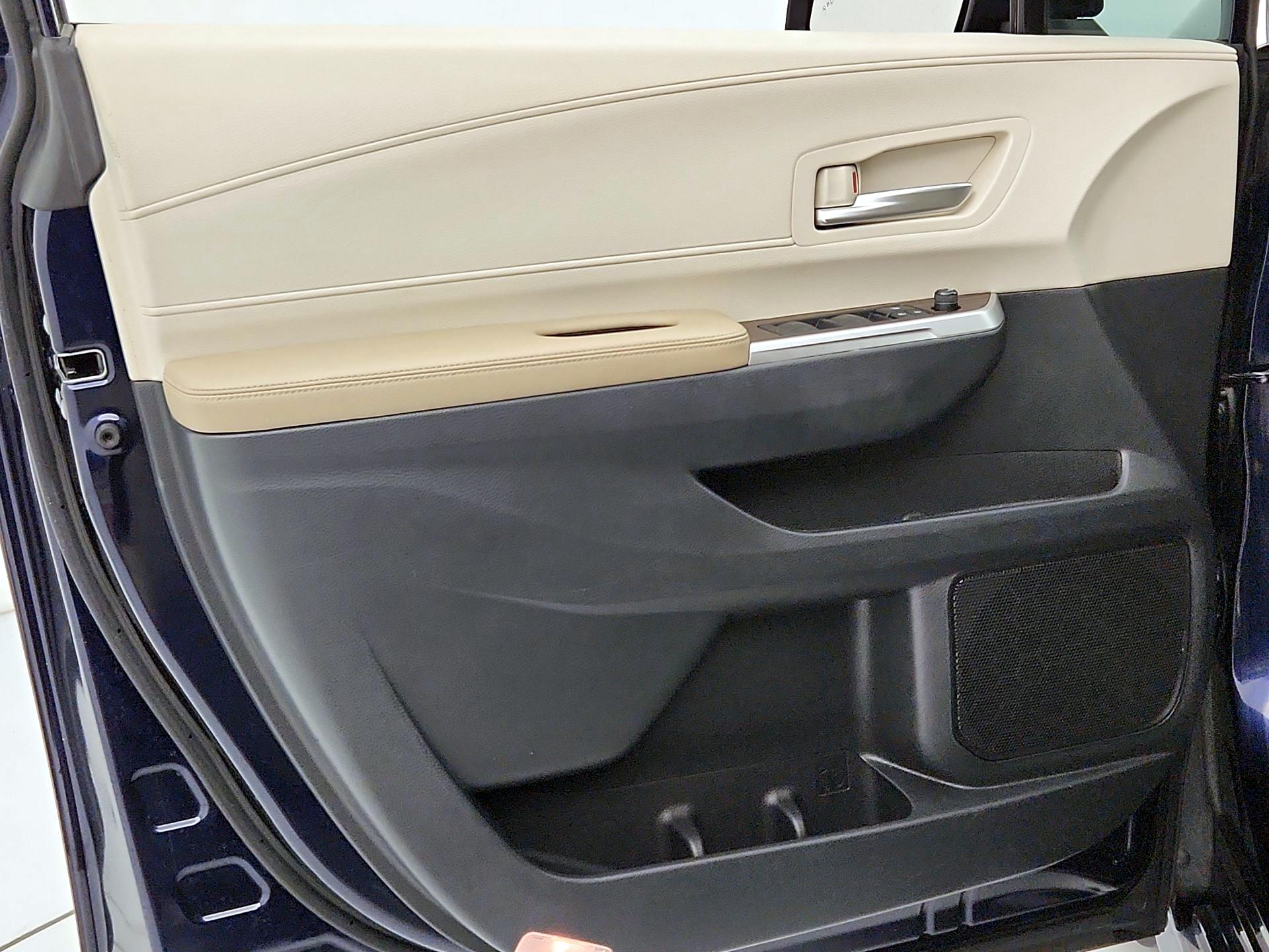 Thumbnail: 2021 Toyota Sienna - 12