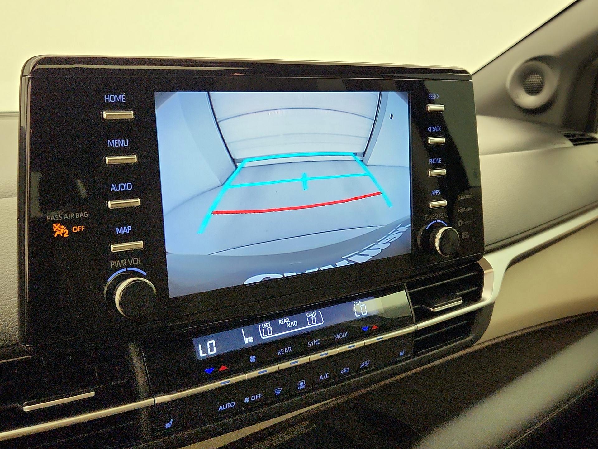 Thumbnail: 2021 Toyota Sienna - 15