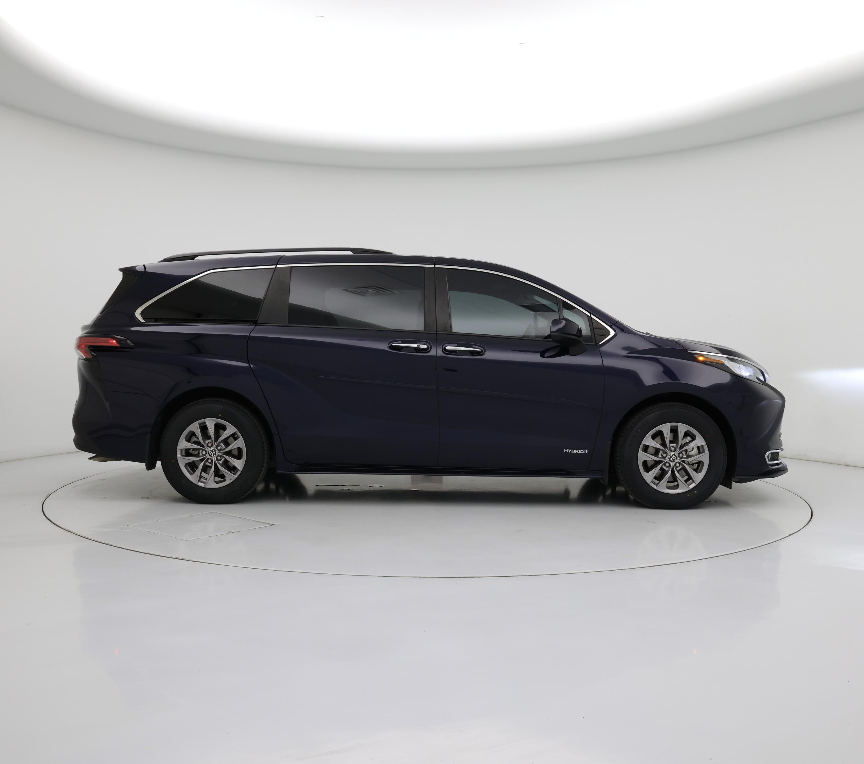 Thumbnail: 2021 Toyota Sienna - 7