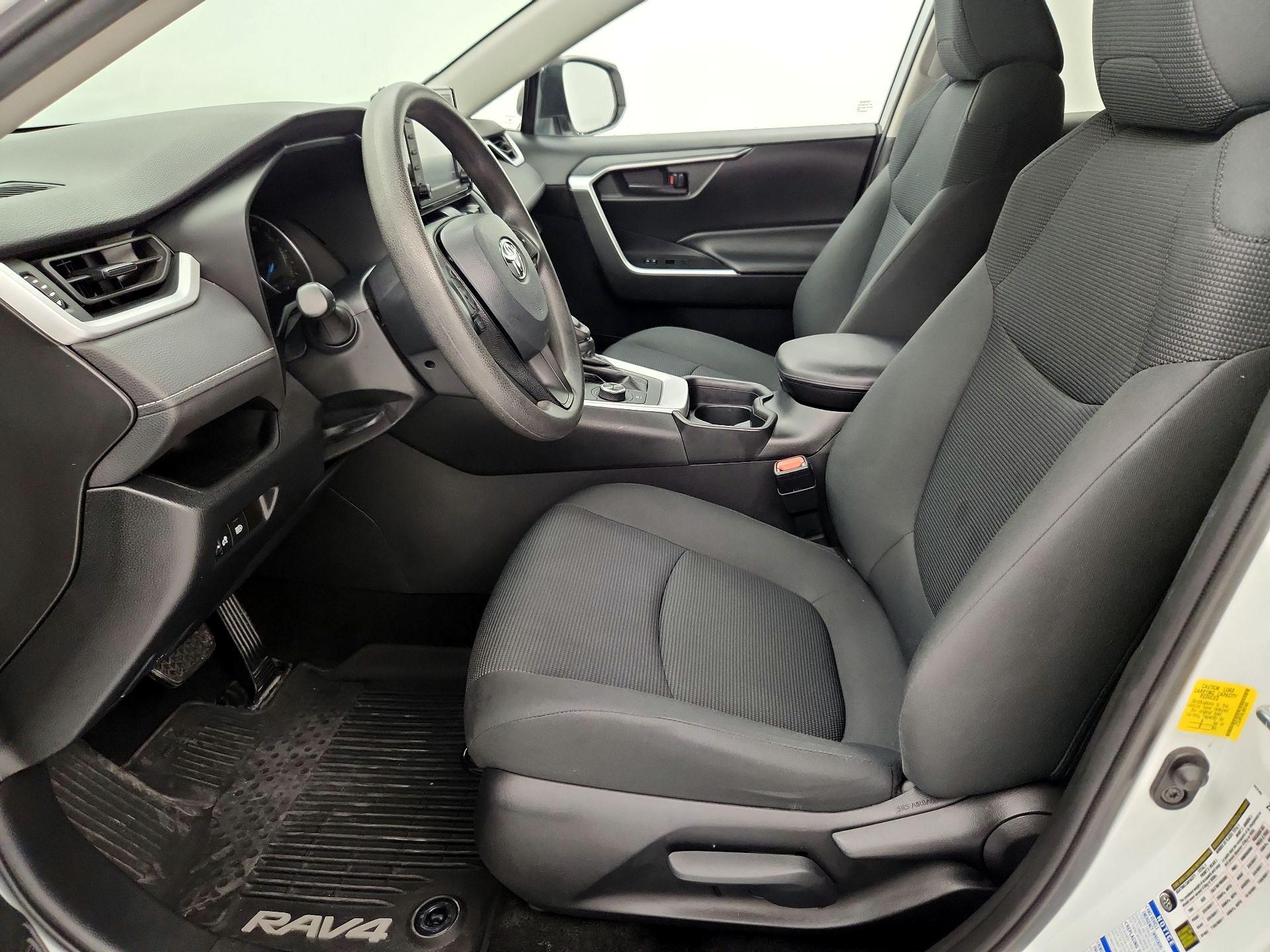 Thumbnail: 2020 Toyota RAV4 - 11