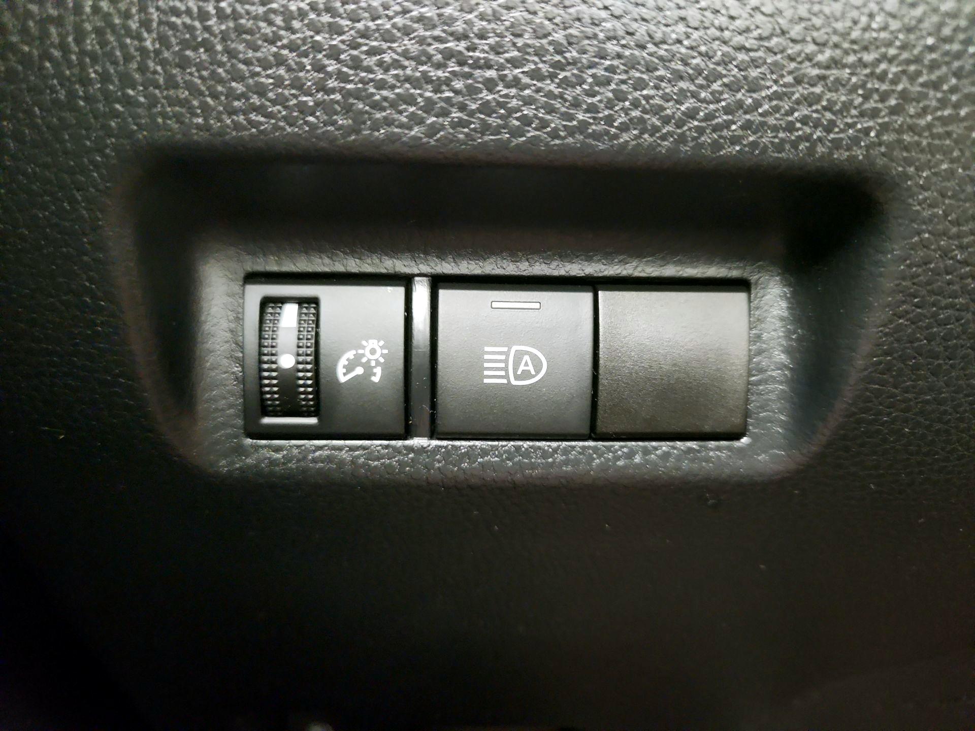 Thumbnail: 2020 Toyota RAV4 - 13