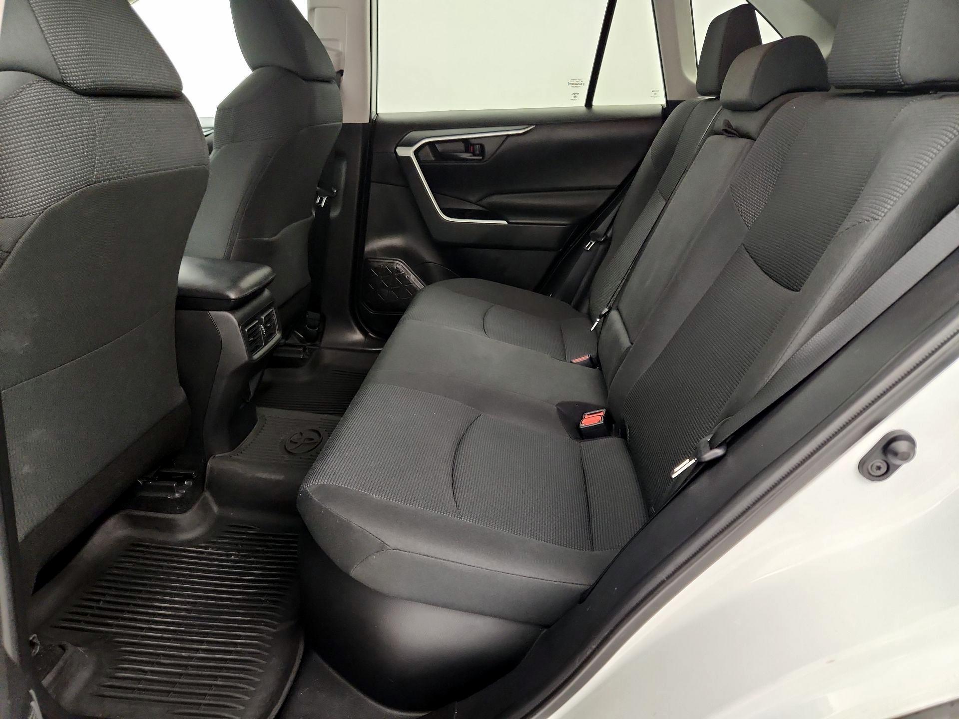 Thumbnail: 2020 Toyota RAV4 - 19