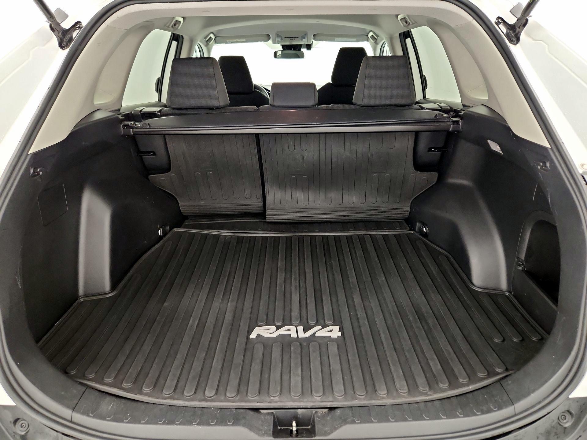 Thumbnail: 2020 Toyota RAV4 - 20