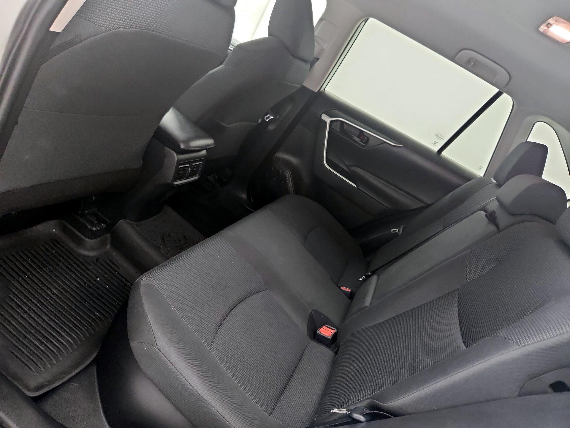 Thumbnail: 2020 Toyota RAV4 - 19