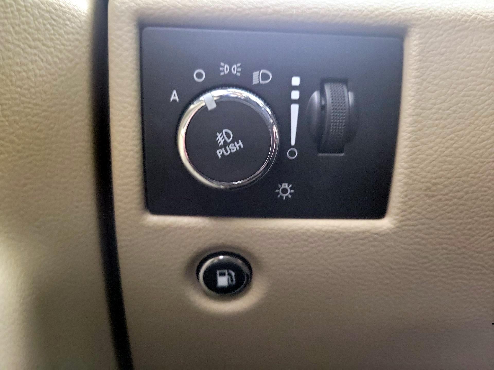 Thumbnail: 2015 Jeep Grand Cherokee - 13