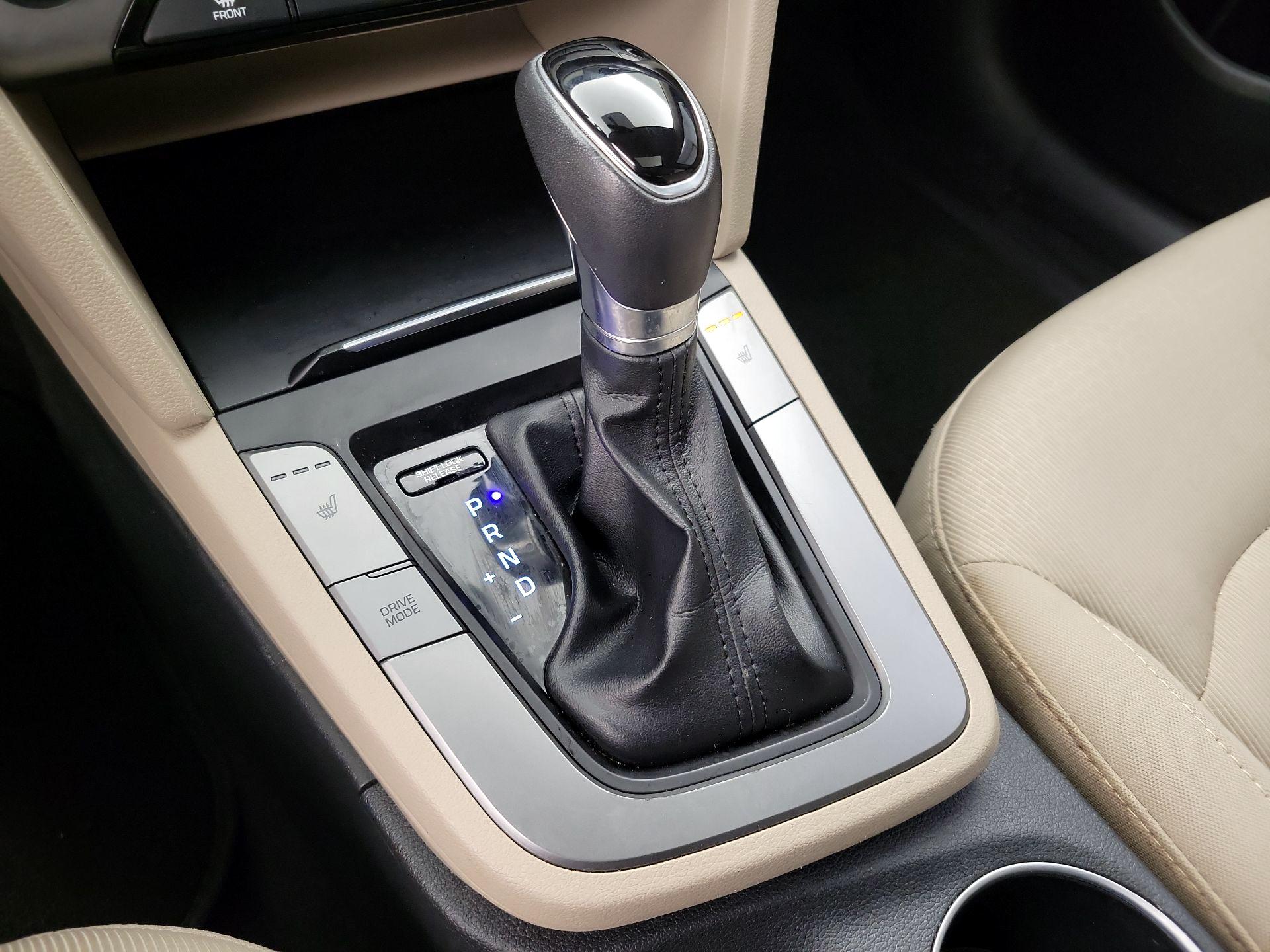 Thumbnail: 2018 Hyundai Elantra - 18