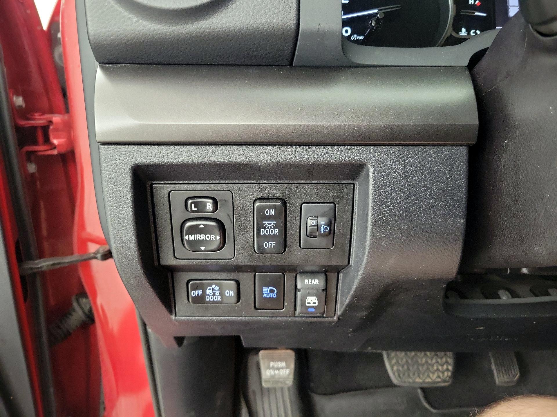 Thumbnail: 2019 Toyota Tundra - 13
