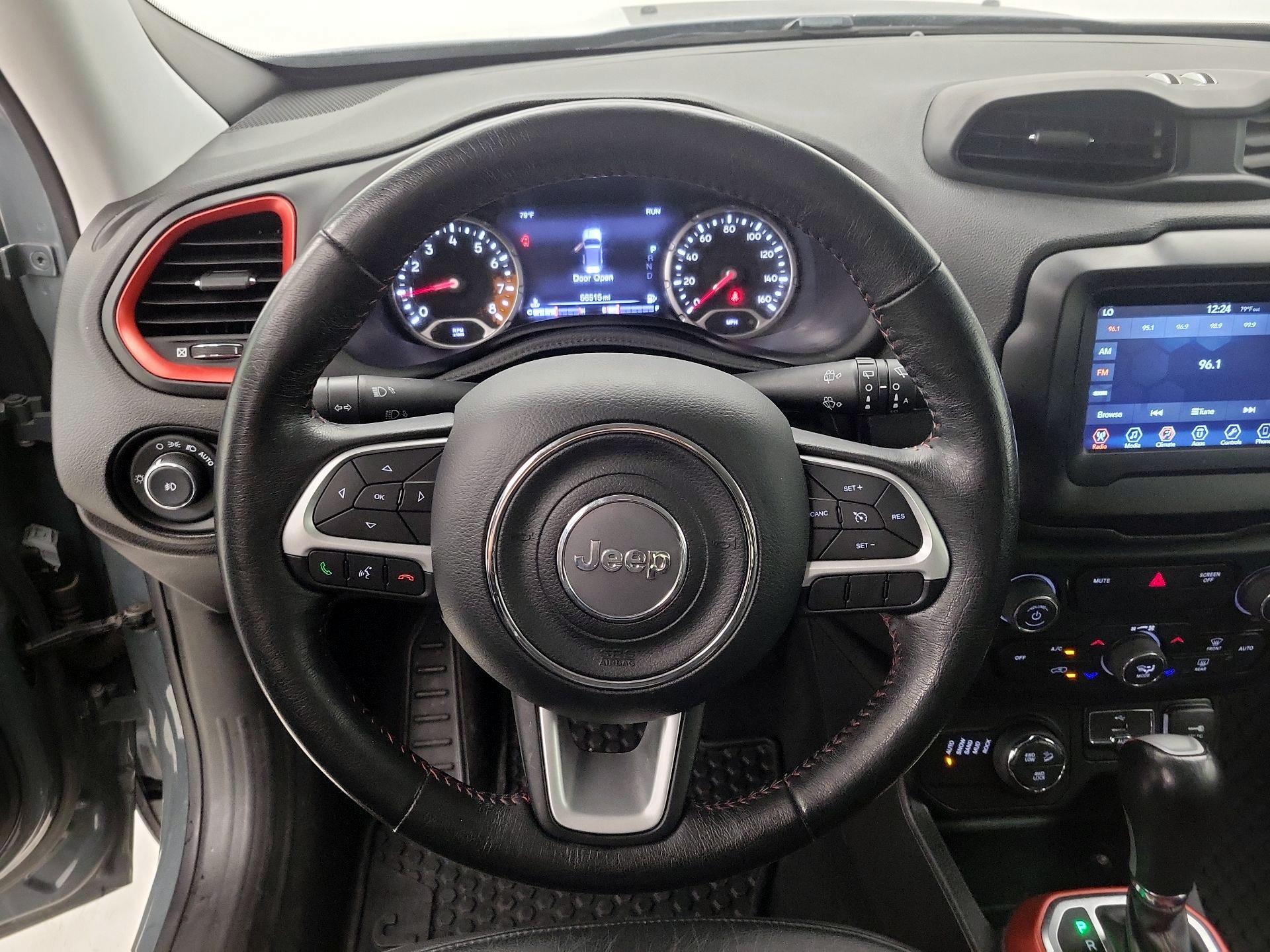 Thumbnail: 2018 Jeep Renegade - 10