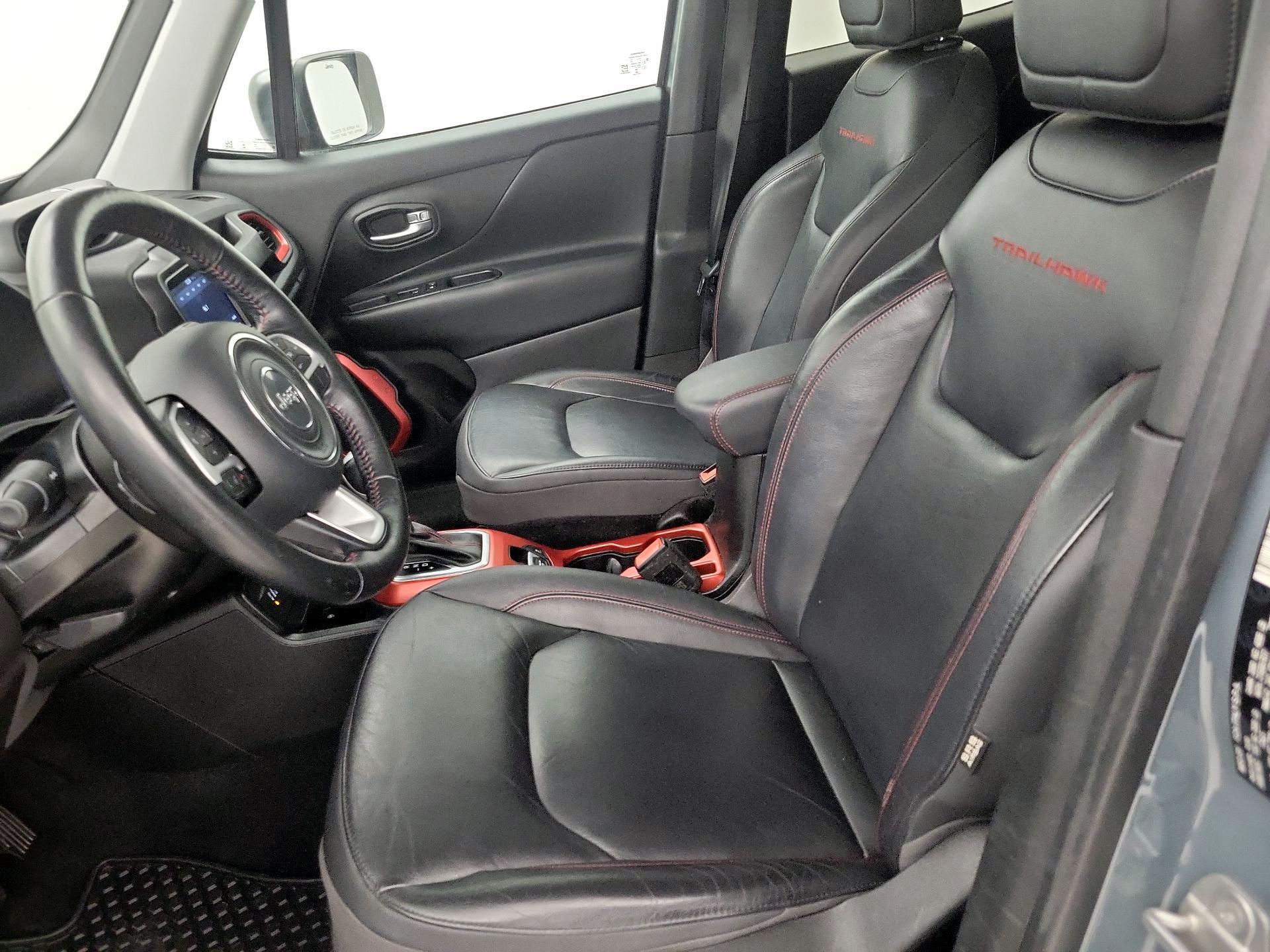 Thumbnail: 2018 Jeep Renegade - 11