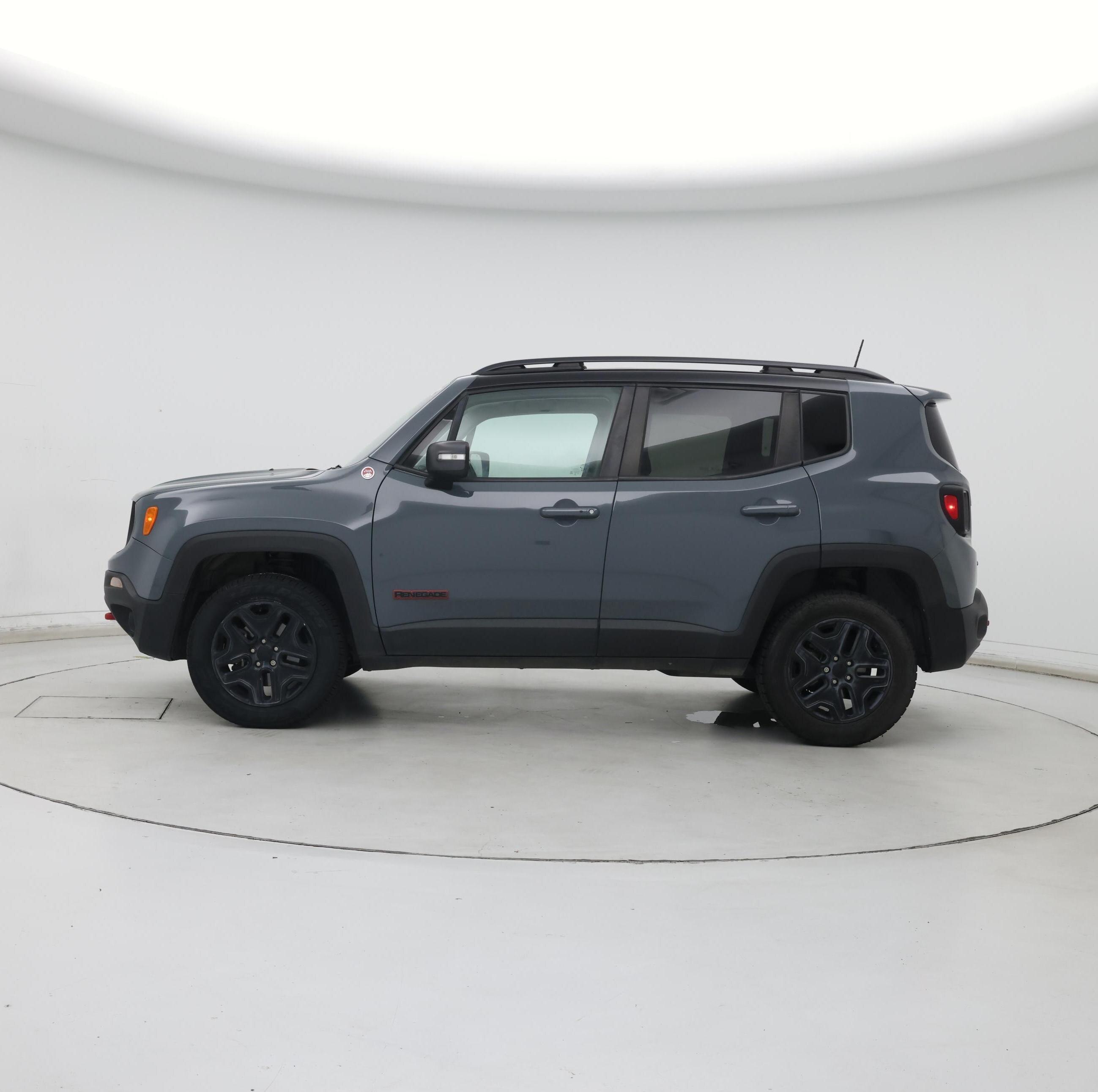 Thumbnail: 2018 Jeep Renegade - 3
