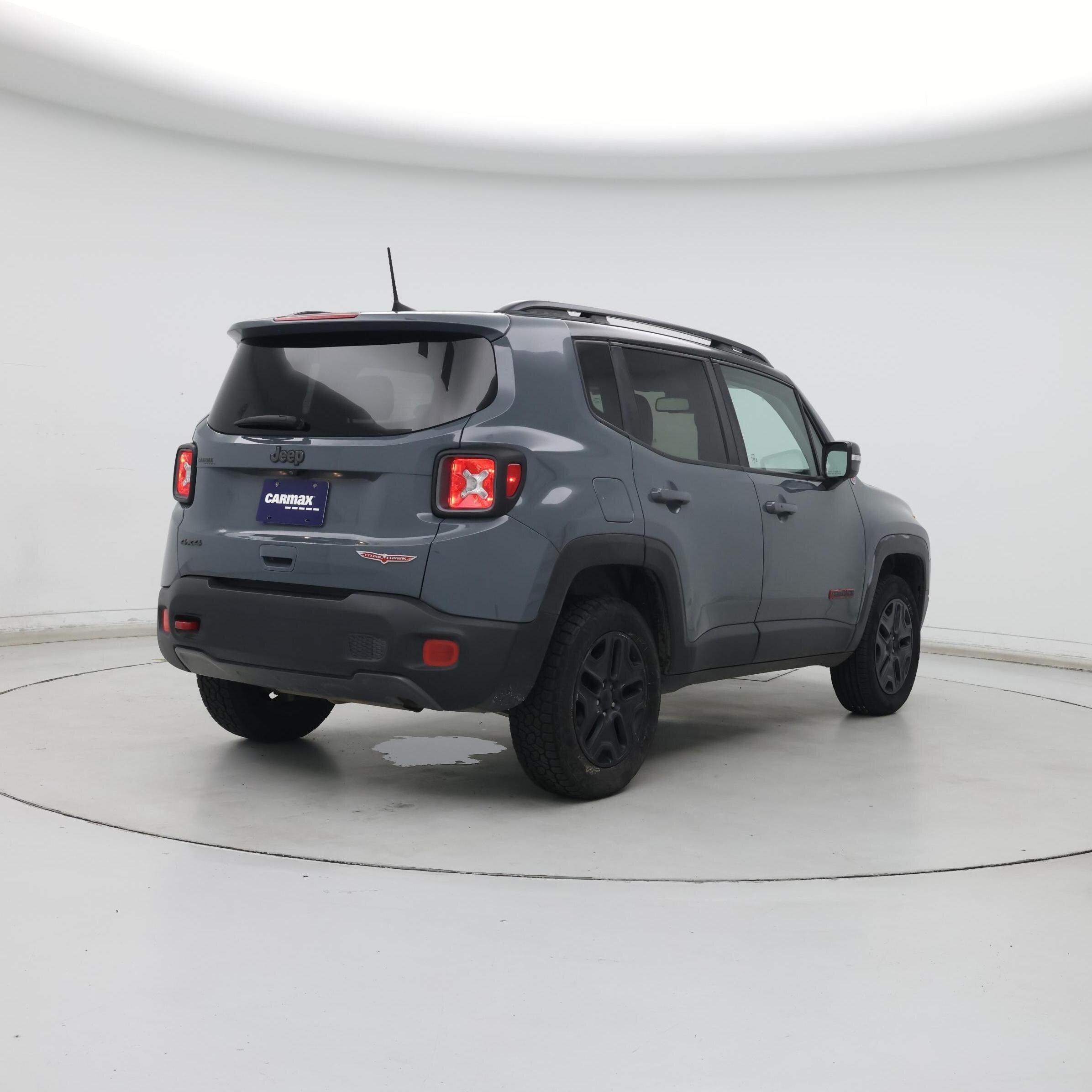 Thumbnail: 2018 Jeep Renegade - 8