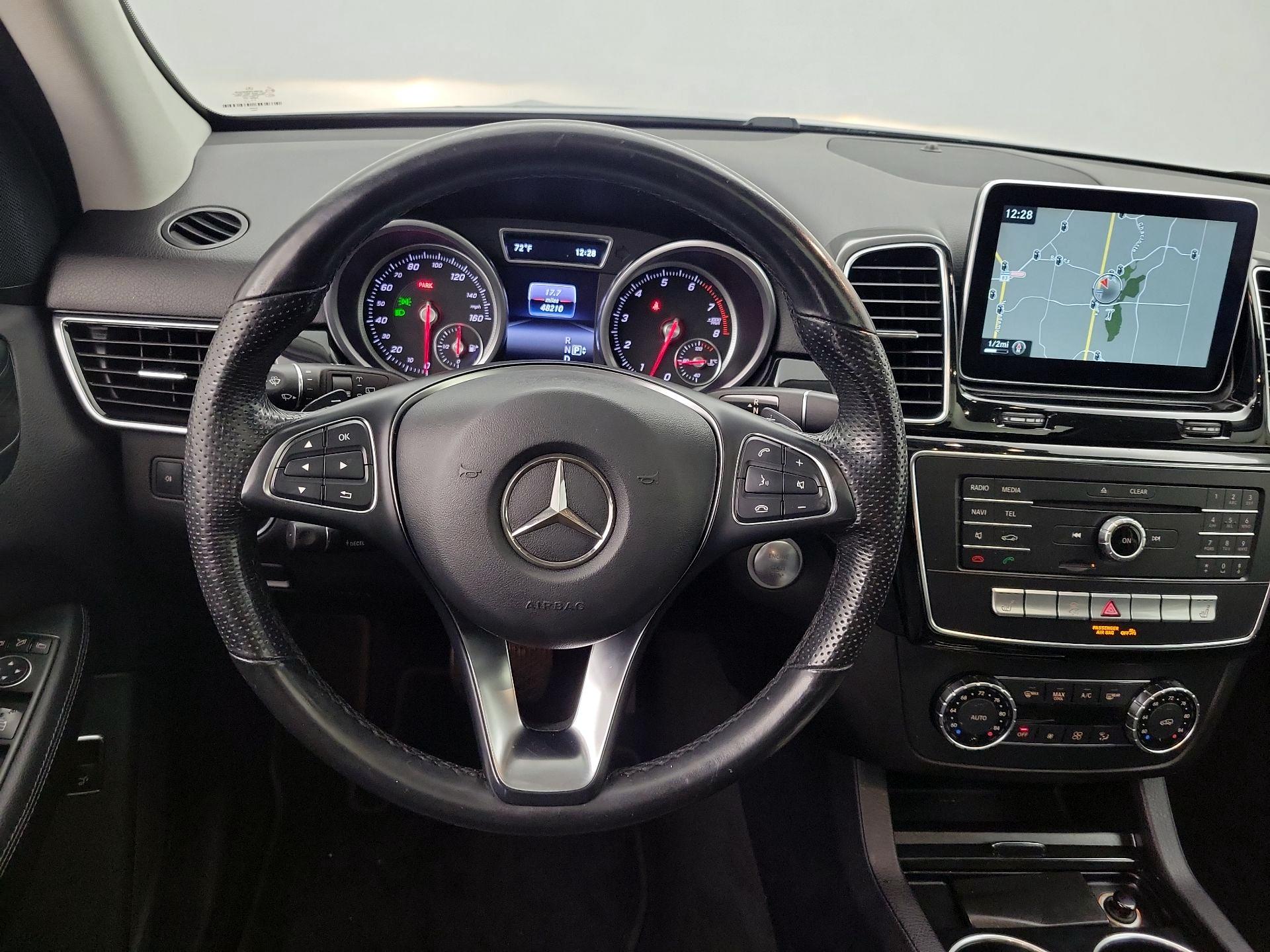 Thumbnail: 2016 Mercedes-Benz GLE - 10