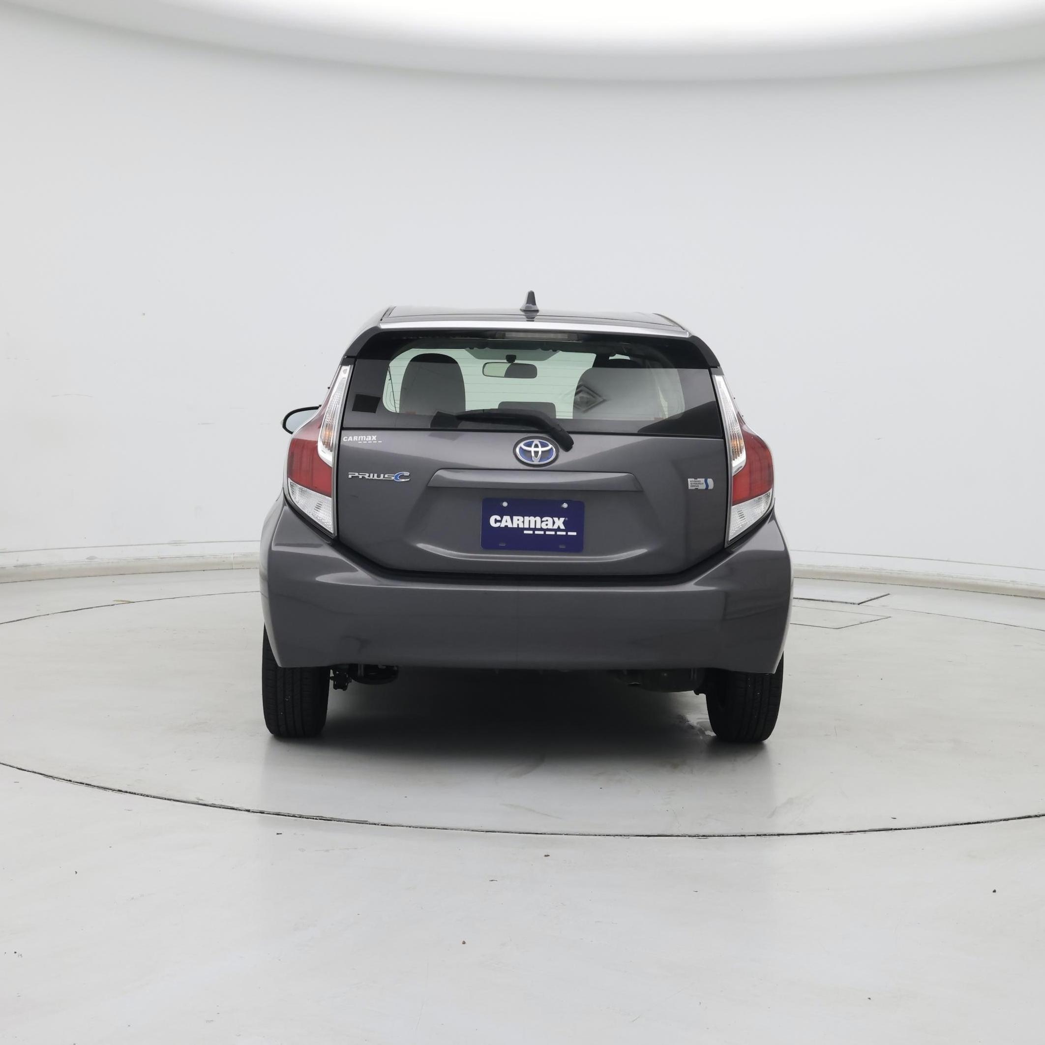 Thumbnail: 2016 Toyota Prius c - 6