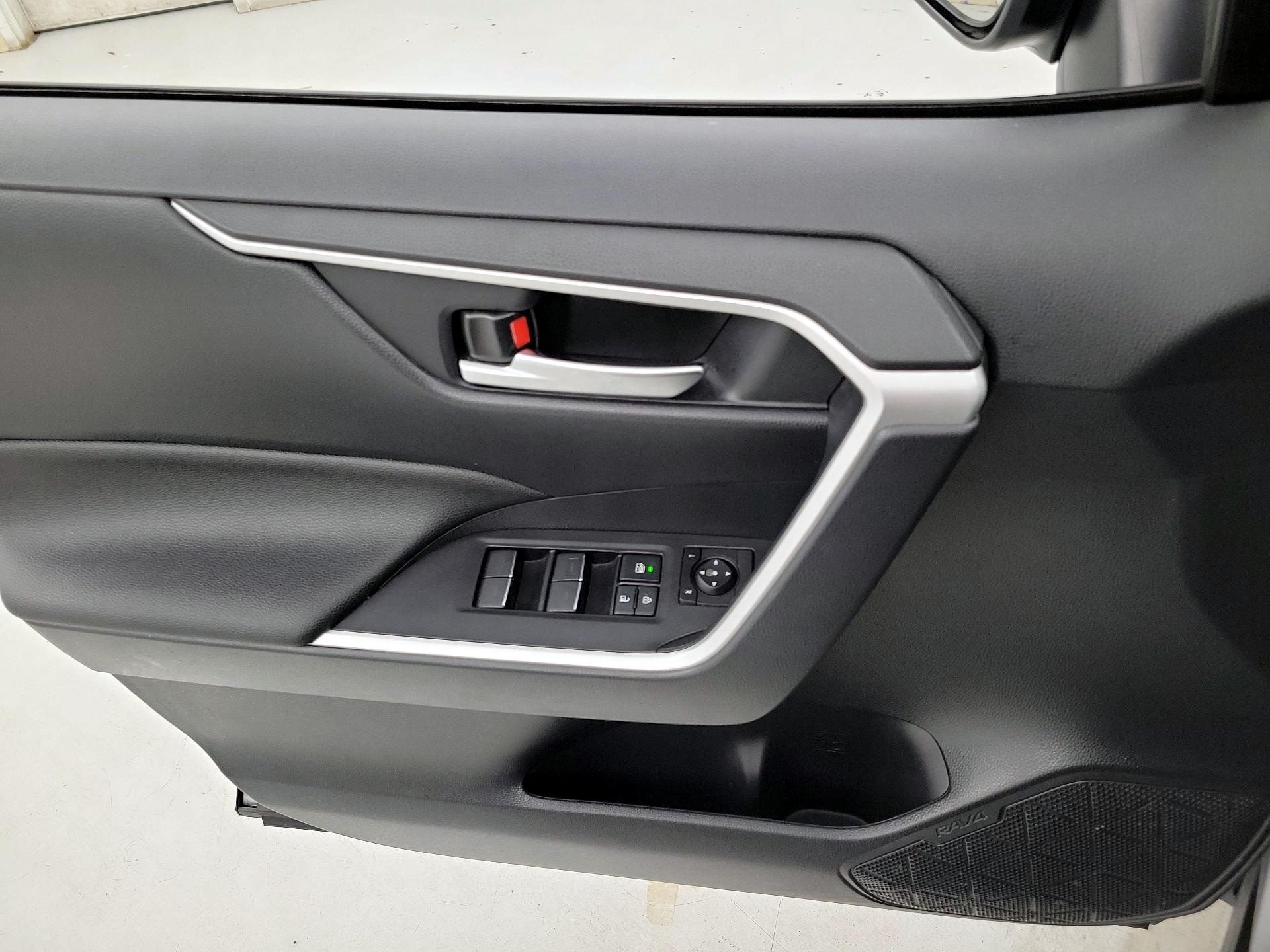 Thumbnail: 2024 Toyota RAV4 - 12