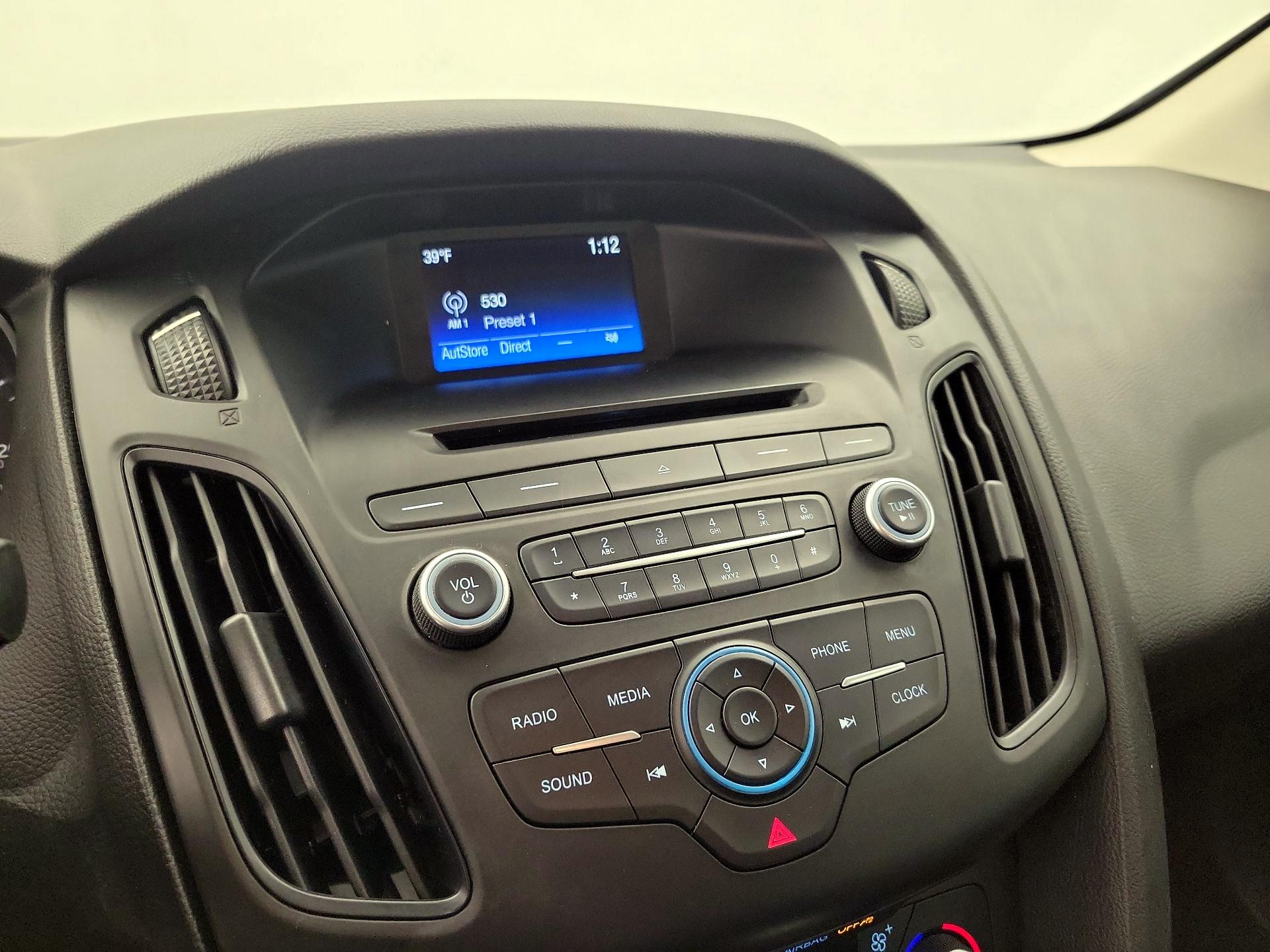 Thumbnail: 2016 Ford Focus - 15