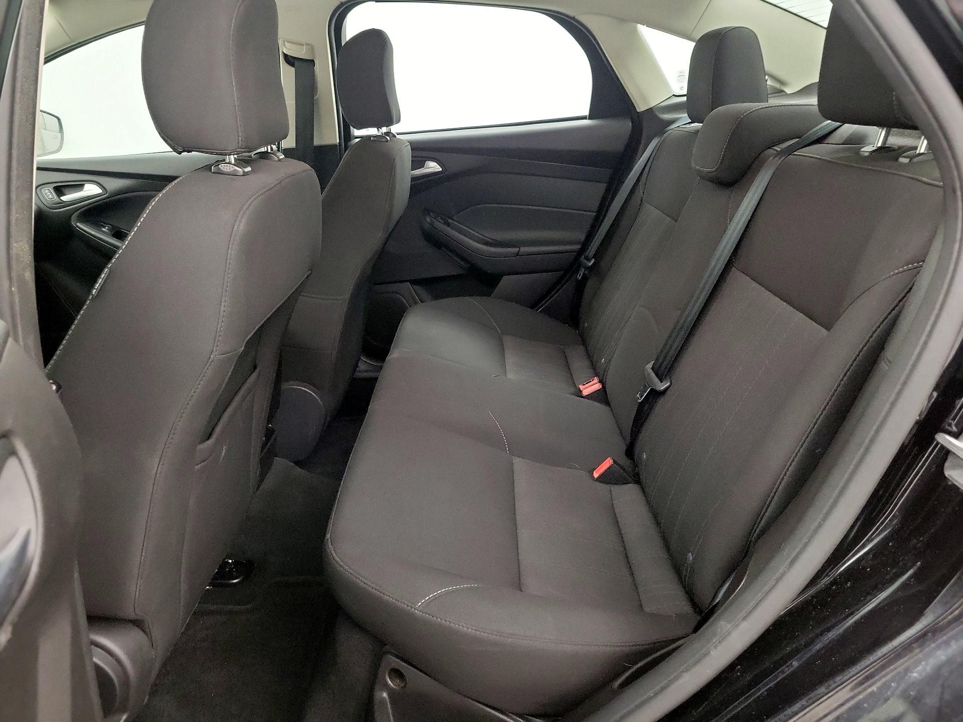 Thumbnail: 2016 Ford Focus - 18