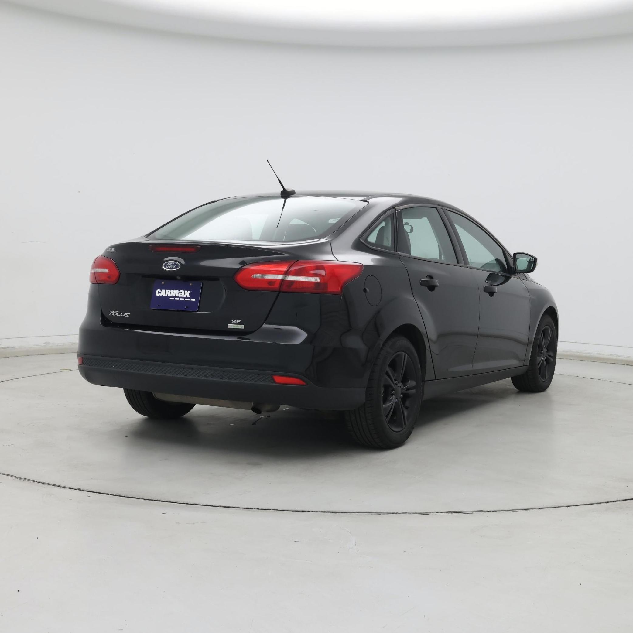 Thumbnail: 2016 Ford Focus - 8