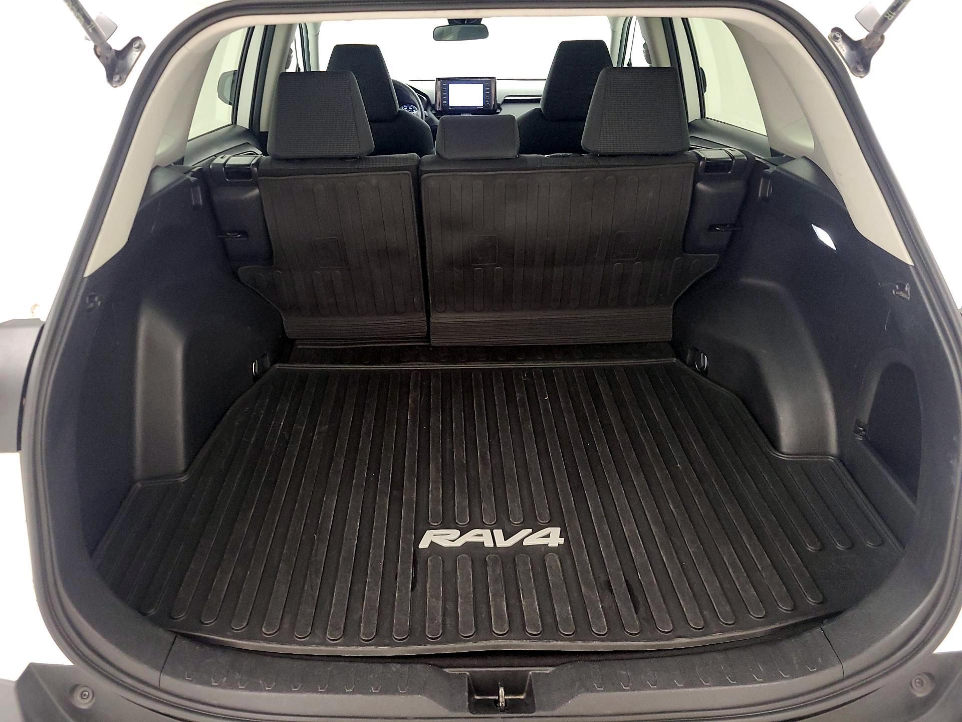 Thumbnail: 2022 Toyota RAV4 - 20