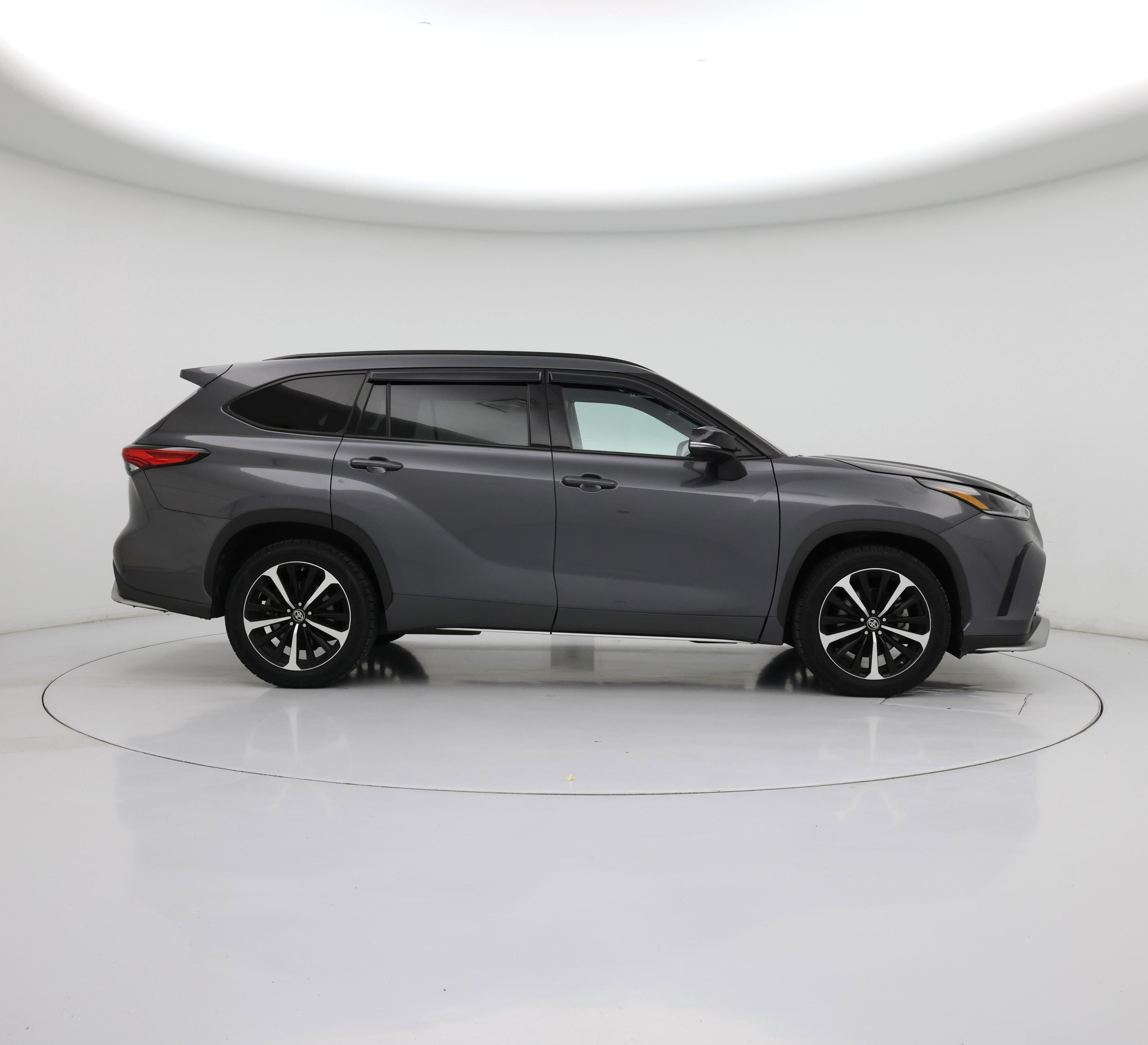 Thumbnail: 2022 Toyota Highlander - 7