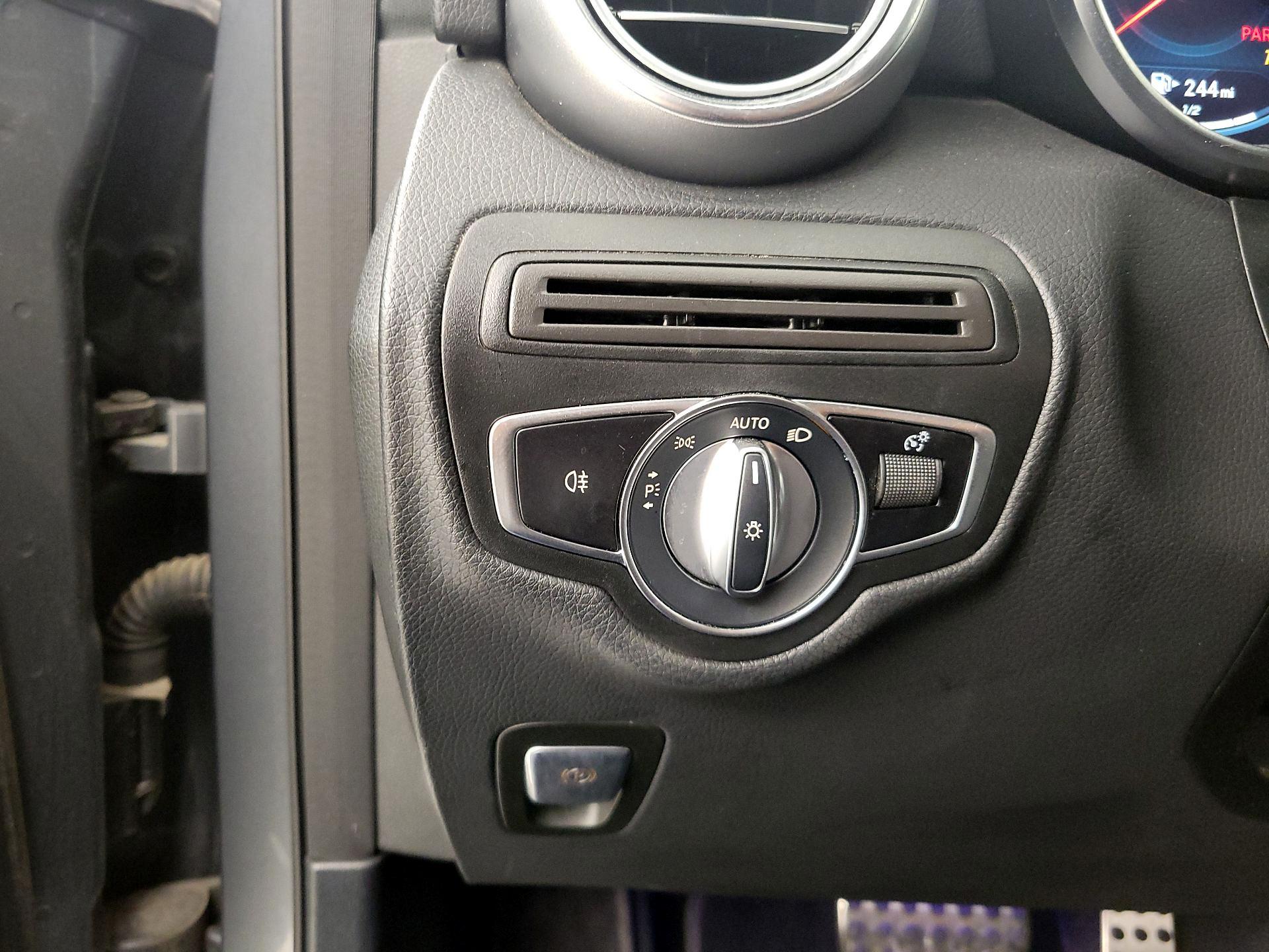 Thumbnail: 2021 Mercedes-Benz GLC - 13