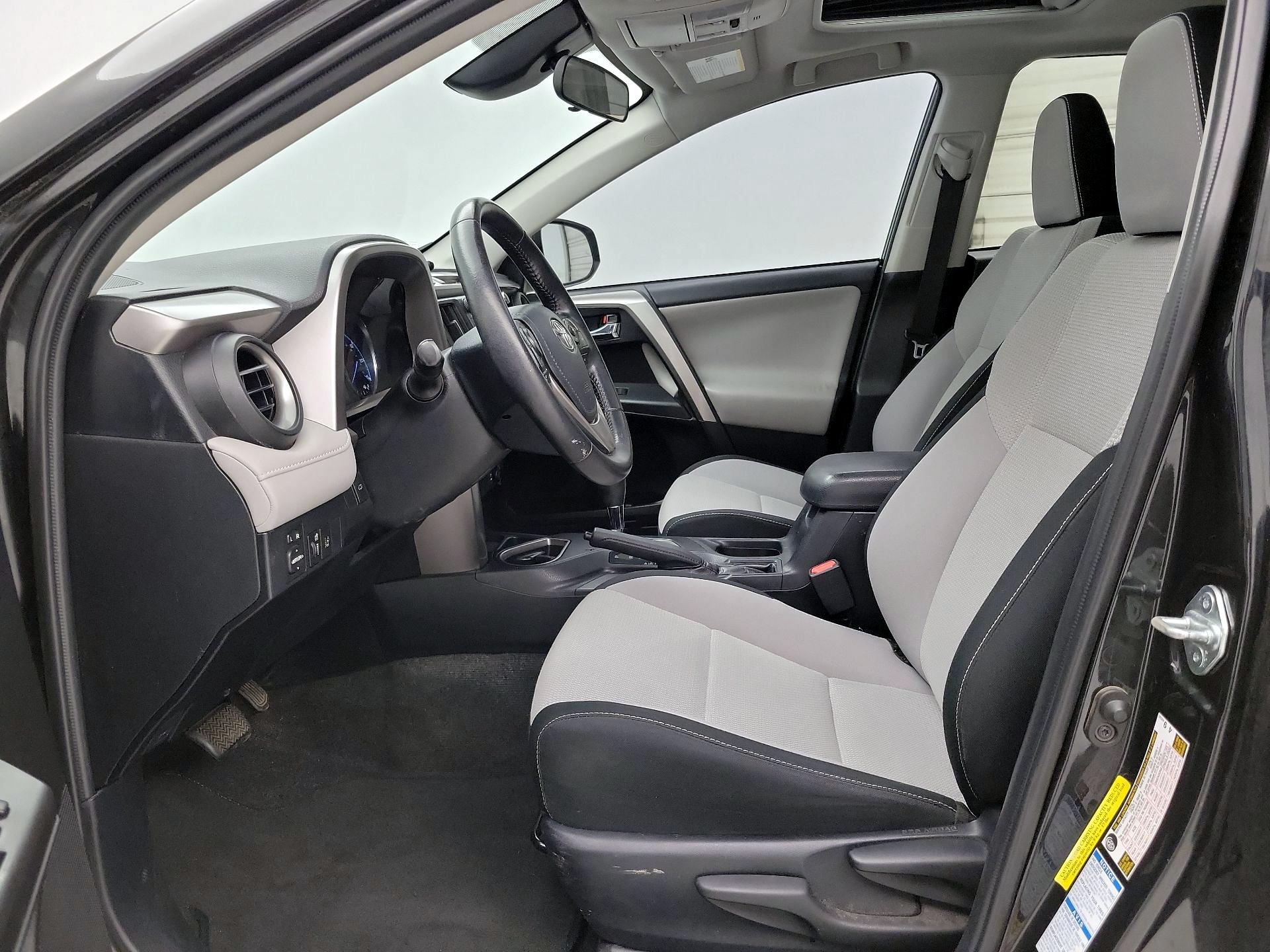 Thumbnail: 2016 Toyota RAV4 - 11