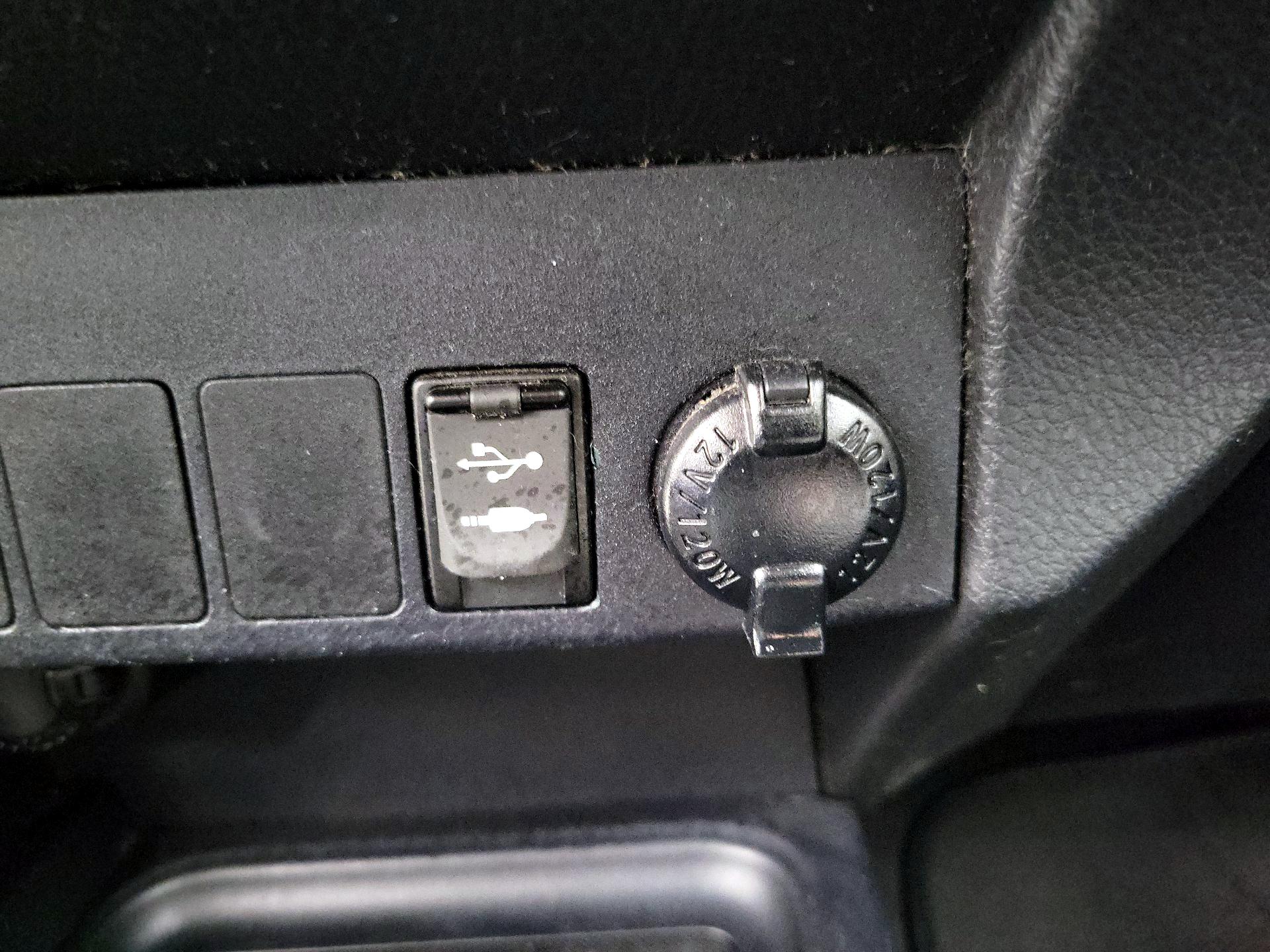 Thumbnail: 2016 Toyota RAV4 - 19