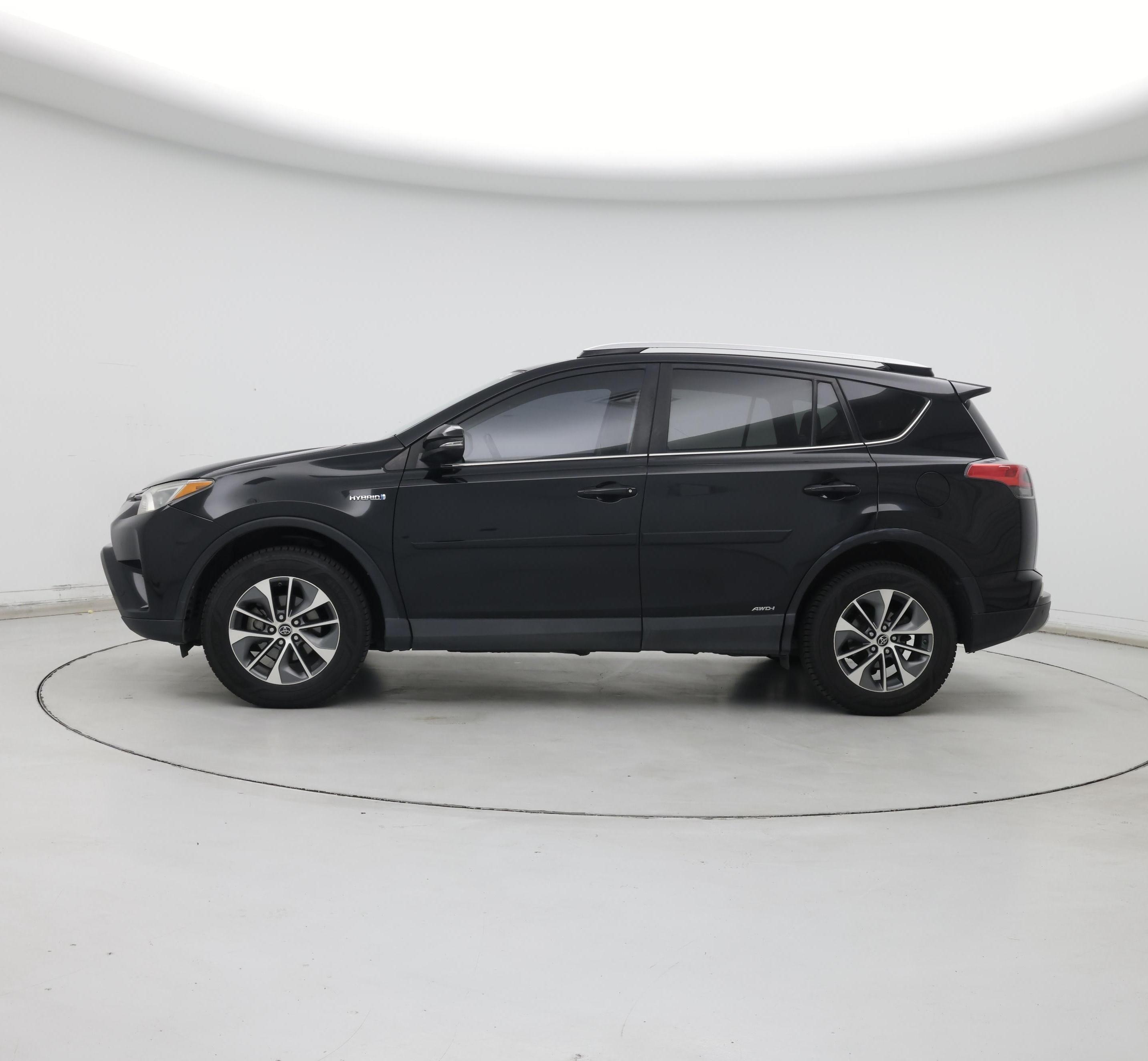 Thumbnail: 2016 Toyota RAV4 - 3