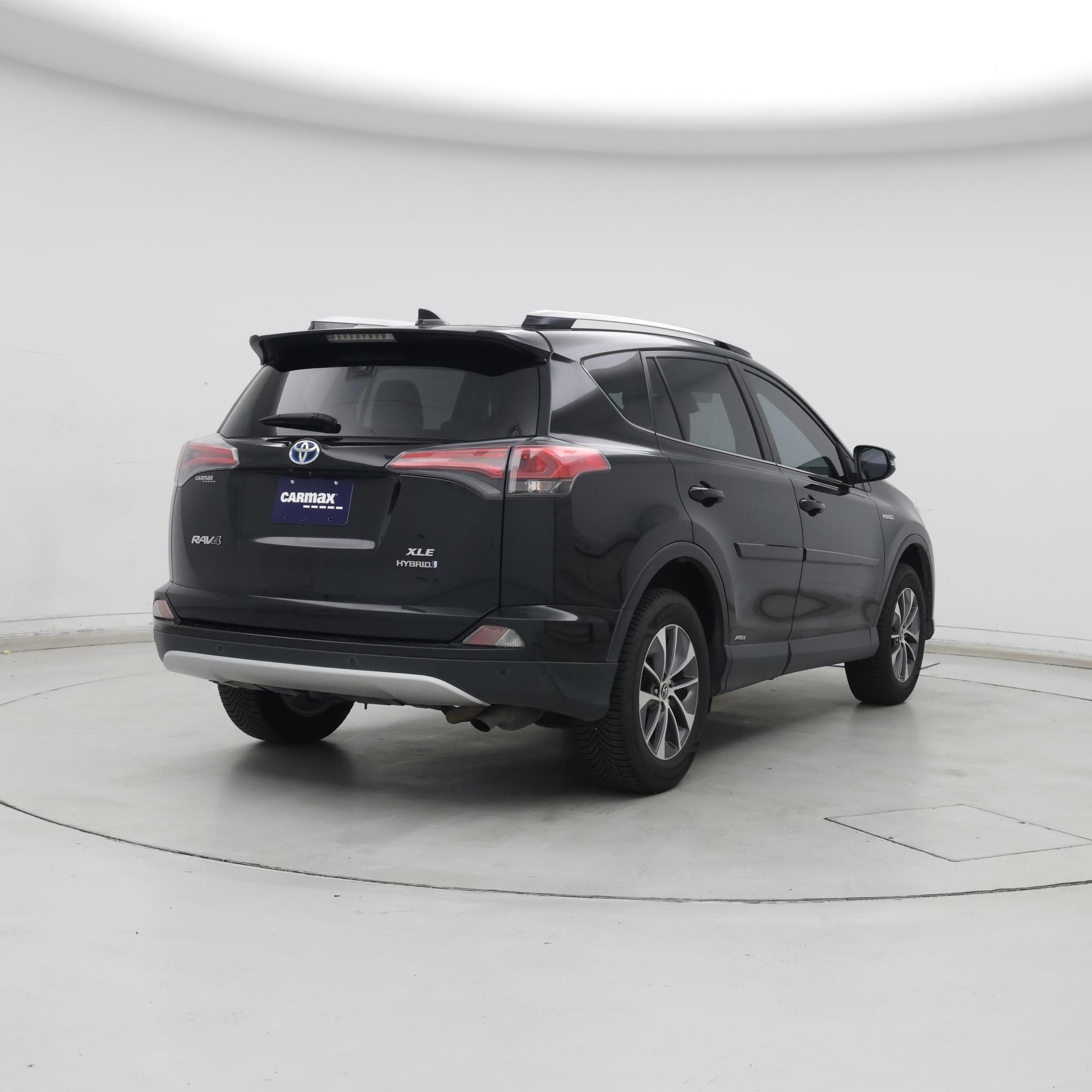 Thumbnail: 2016 Toyota RAV4 - 8