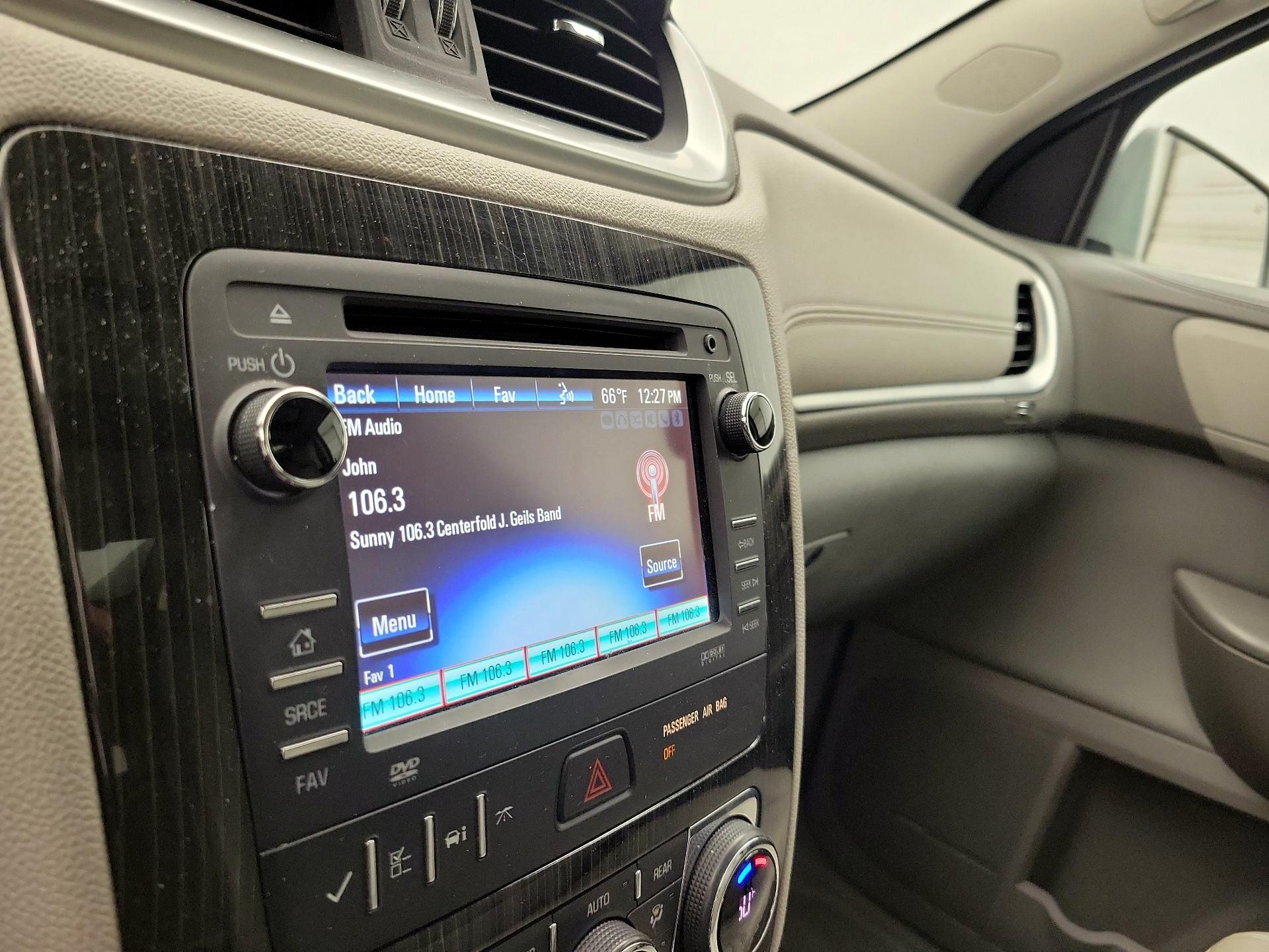 Thumbnail: 2015 Chevrolet Traverse - 15