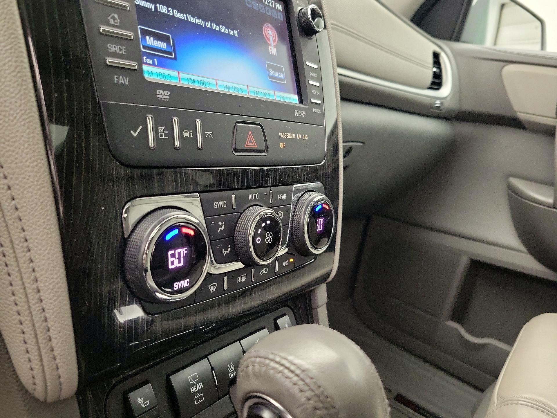 Thumbnail: 2015 Chevrolet Traverse - 16