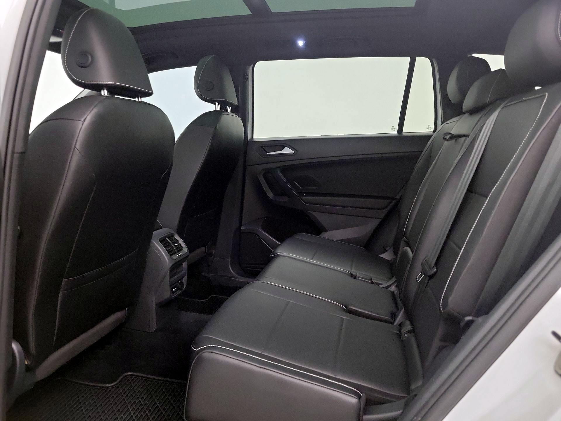 Thumbnail: 2021 Volkswagen Tiguan - 20