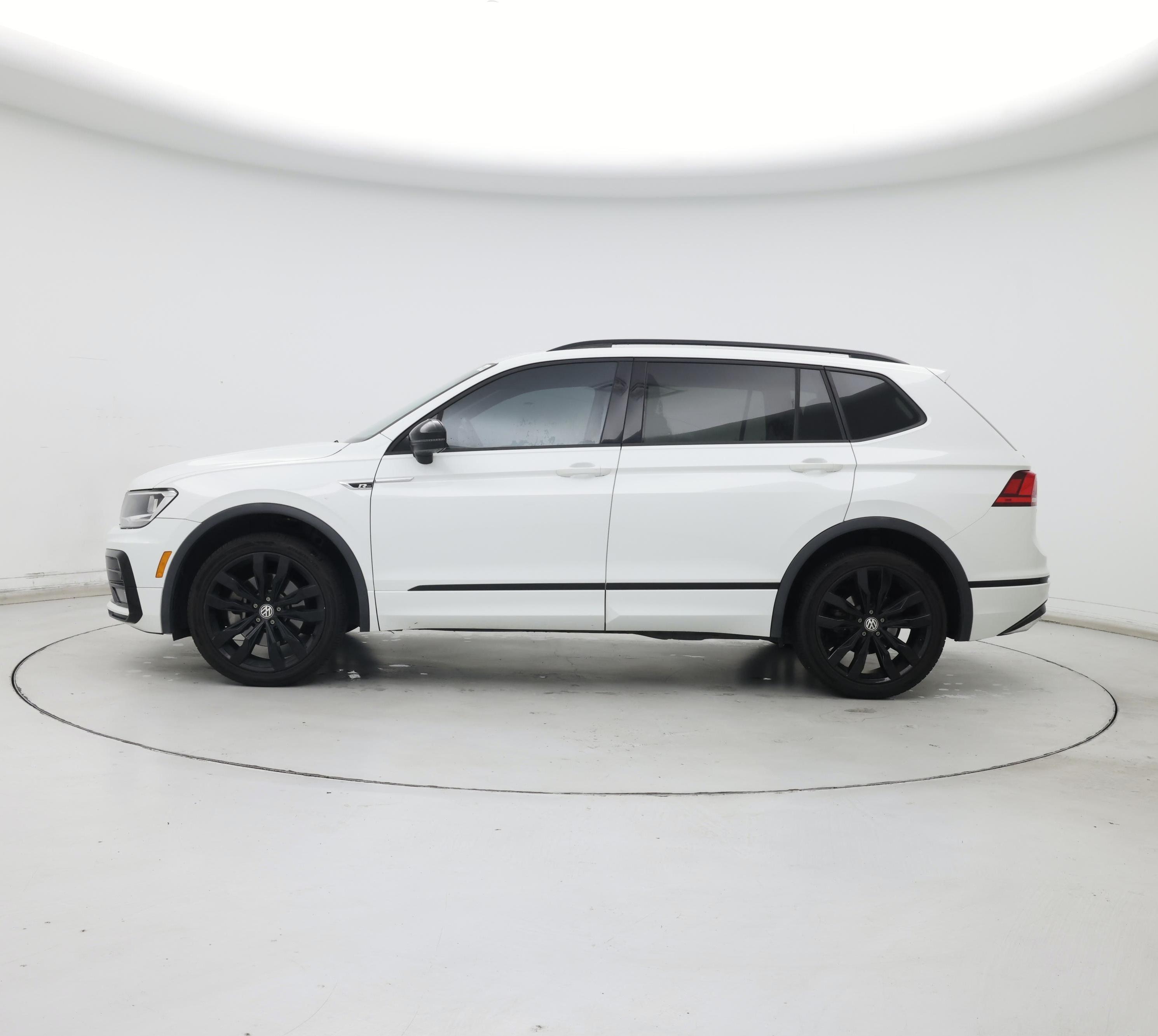 Thumbnail: 2021 Volkswagen Tiguan - 3