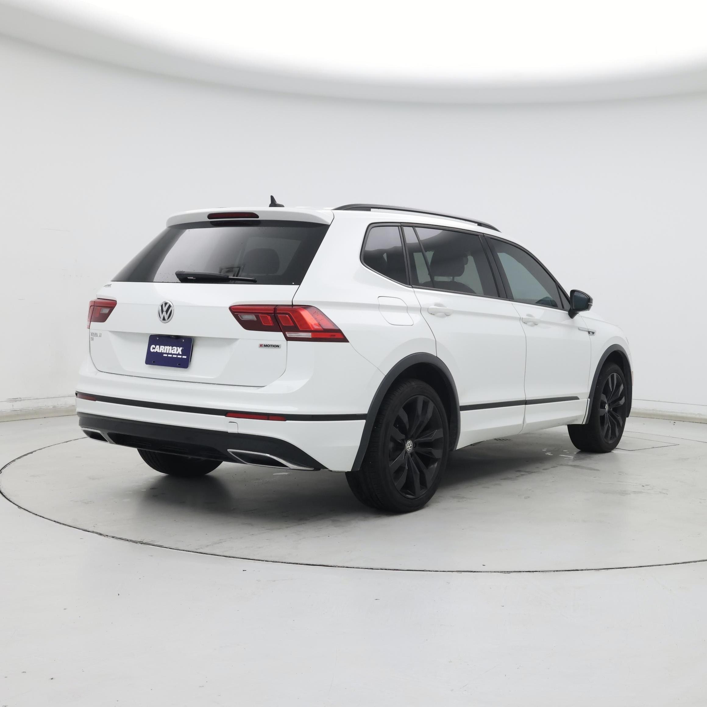 Thumbnail: 2021 Volkswagen Tiguan - 8
