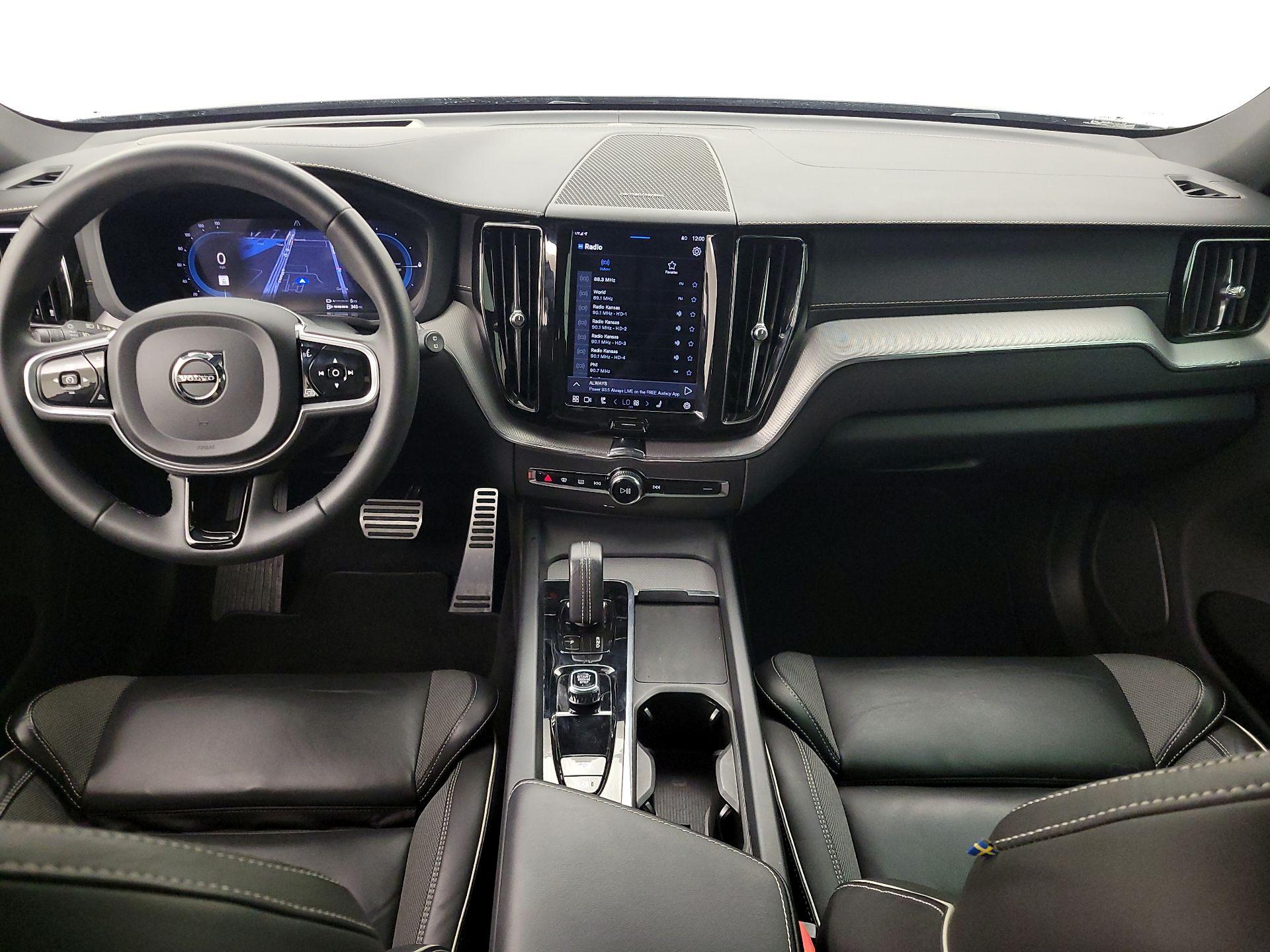 Thumbnail: 2022 Volvo XC60 - 9