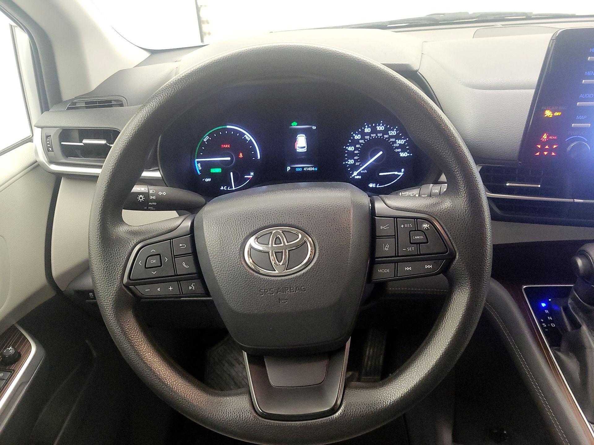 Thumbnail: 2022 Toyota Sienna - 10