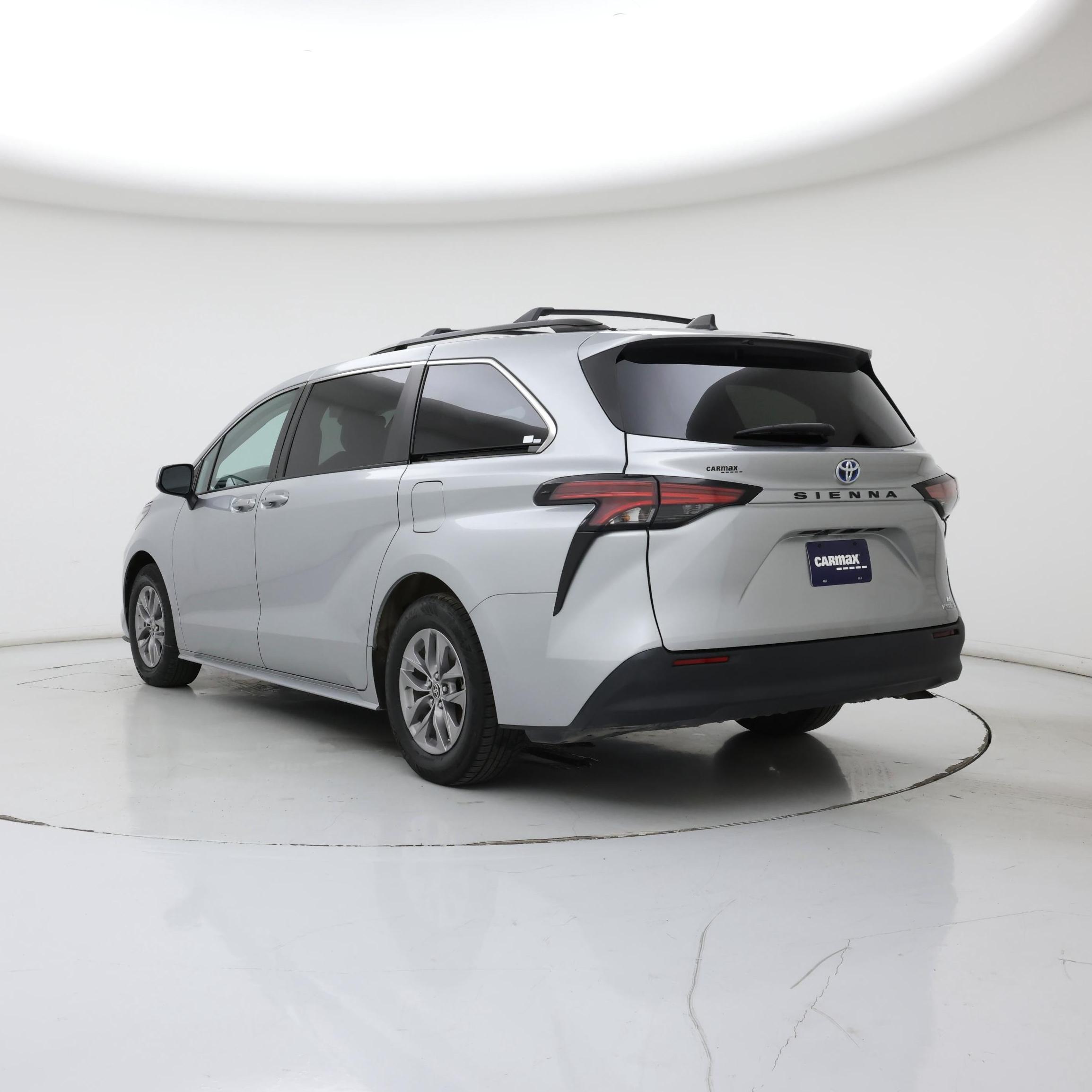 Thumbnail: 2022 Toyota Sienna - 2