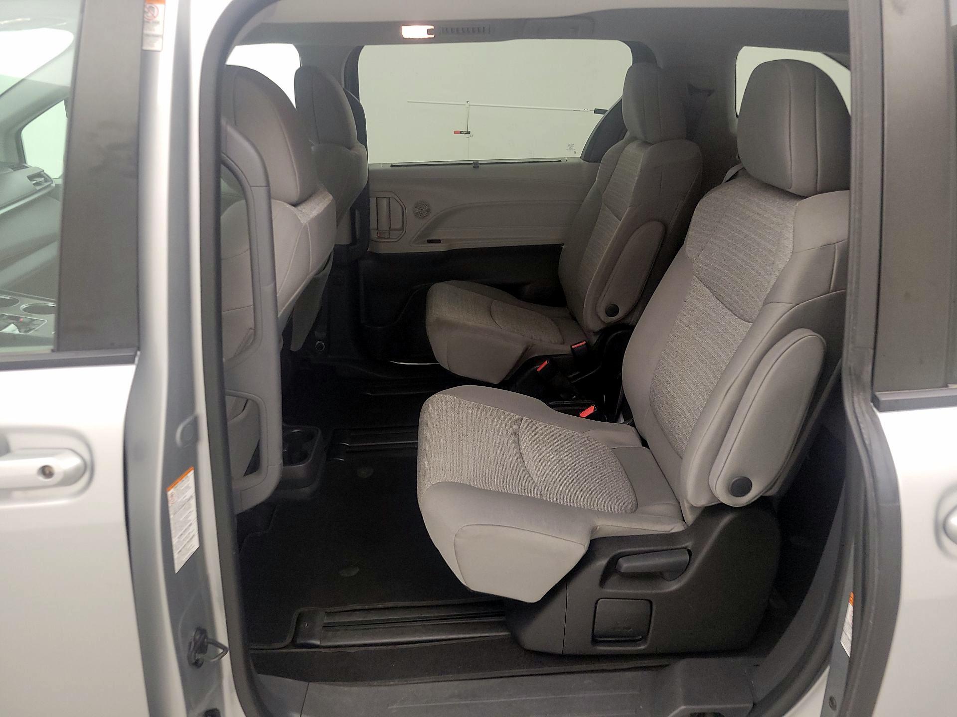 Thumbnail: 2022 Toyota Sienna - 19