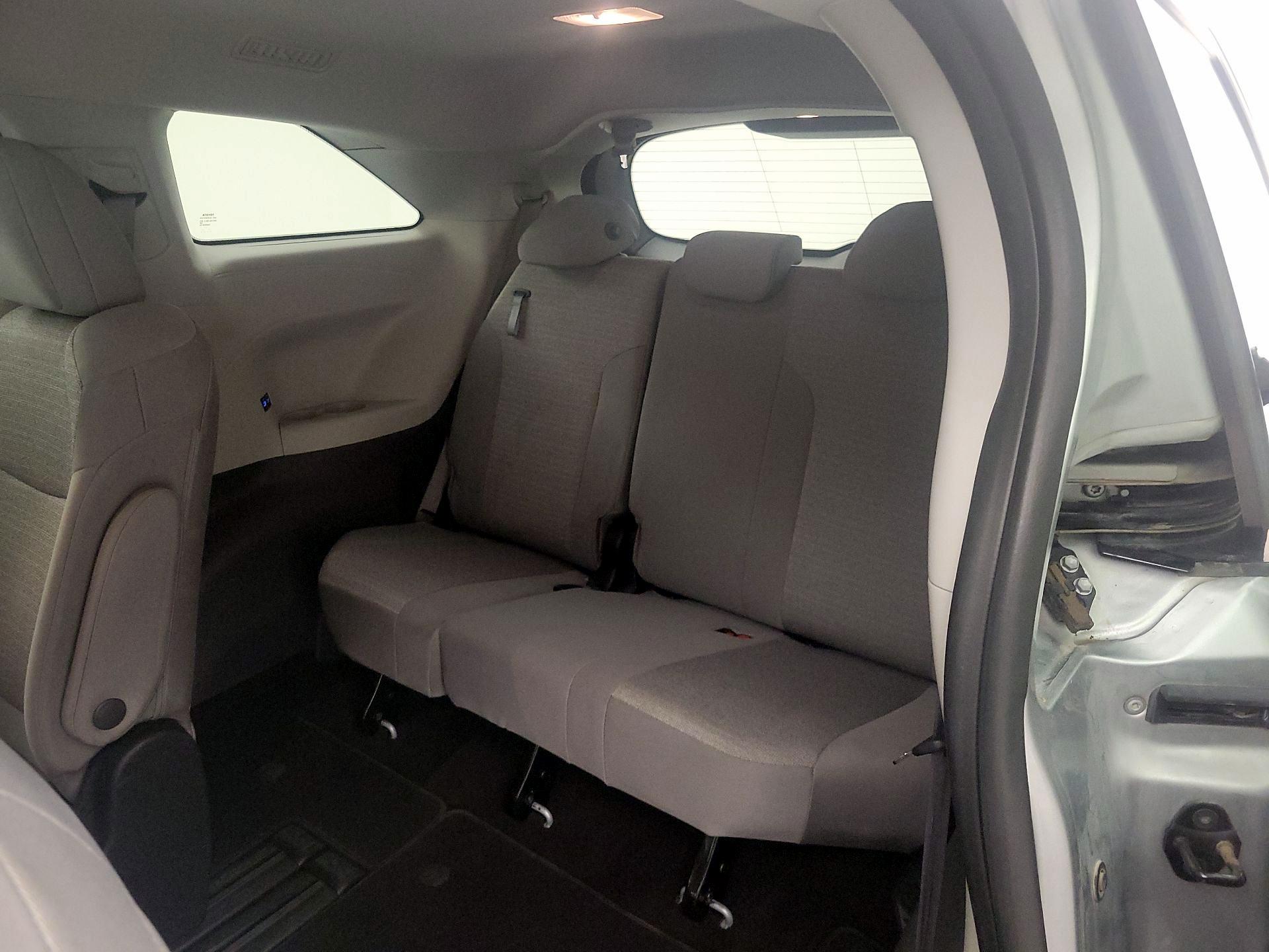 Thumbnail: 2022 Toyota Sienna - 20