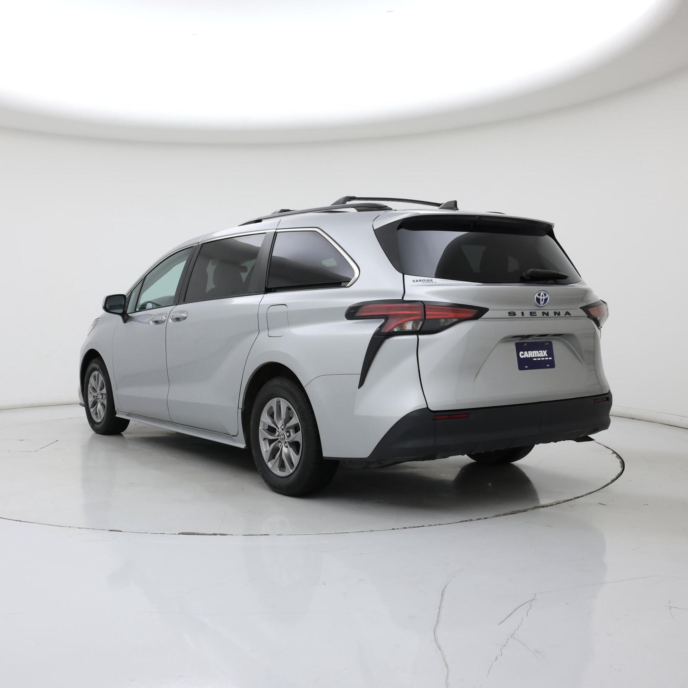 Thumbnail: 2022 Toyota Sienna - 2