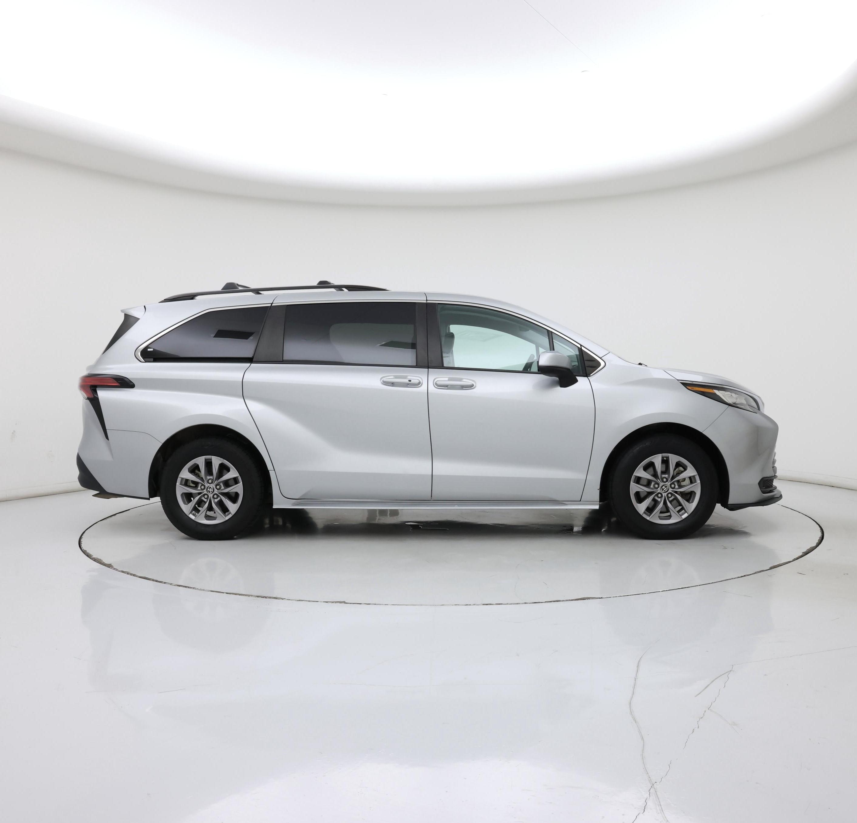 Thumbnail: 2022 Toyota Sienna - 7
