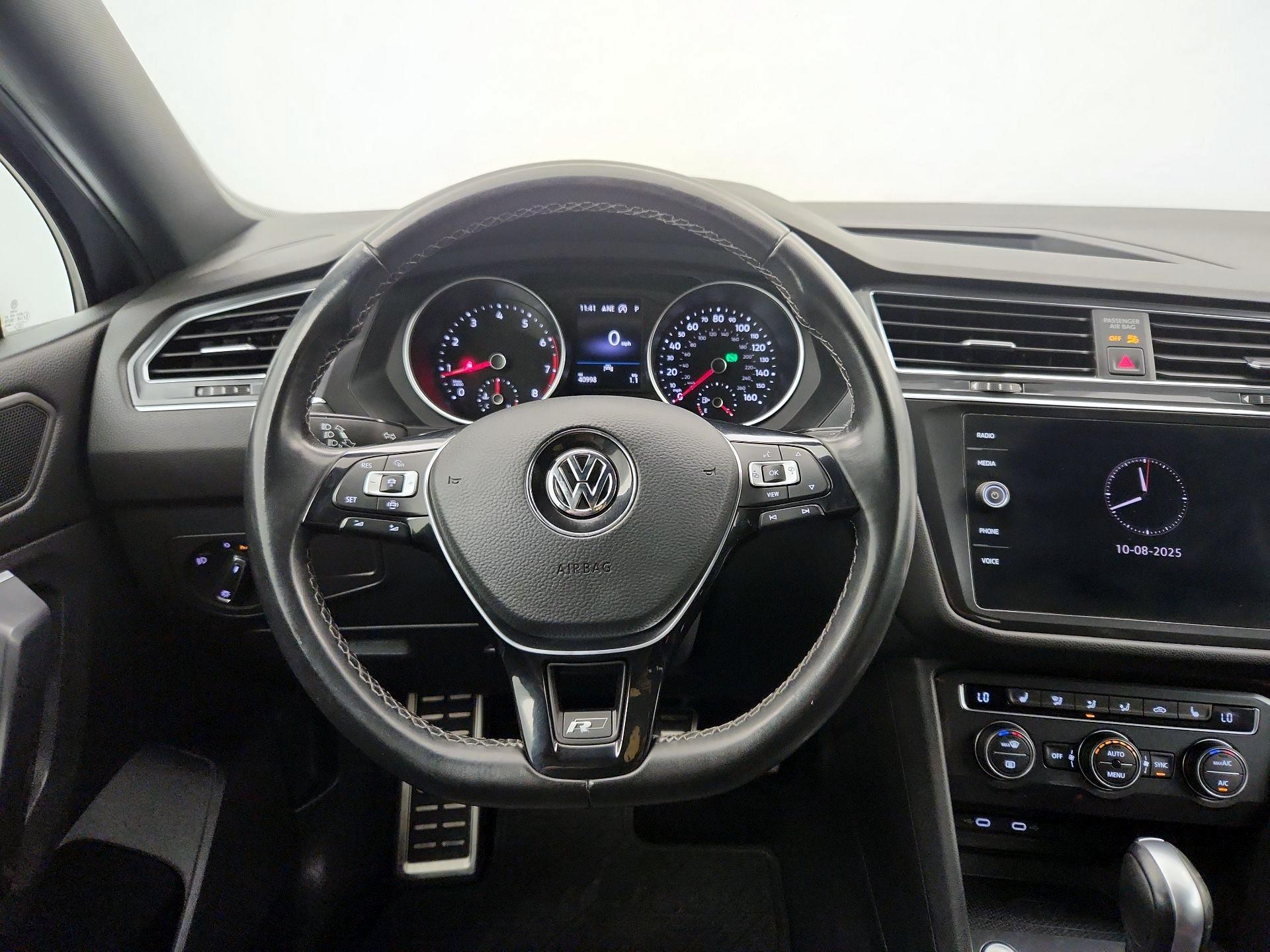 Thumbnail: 2021 Volkswagen Tiguan - 10