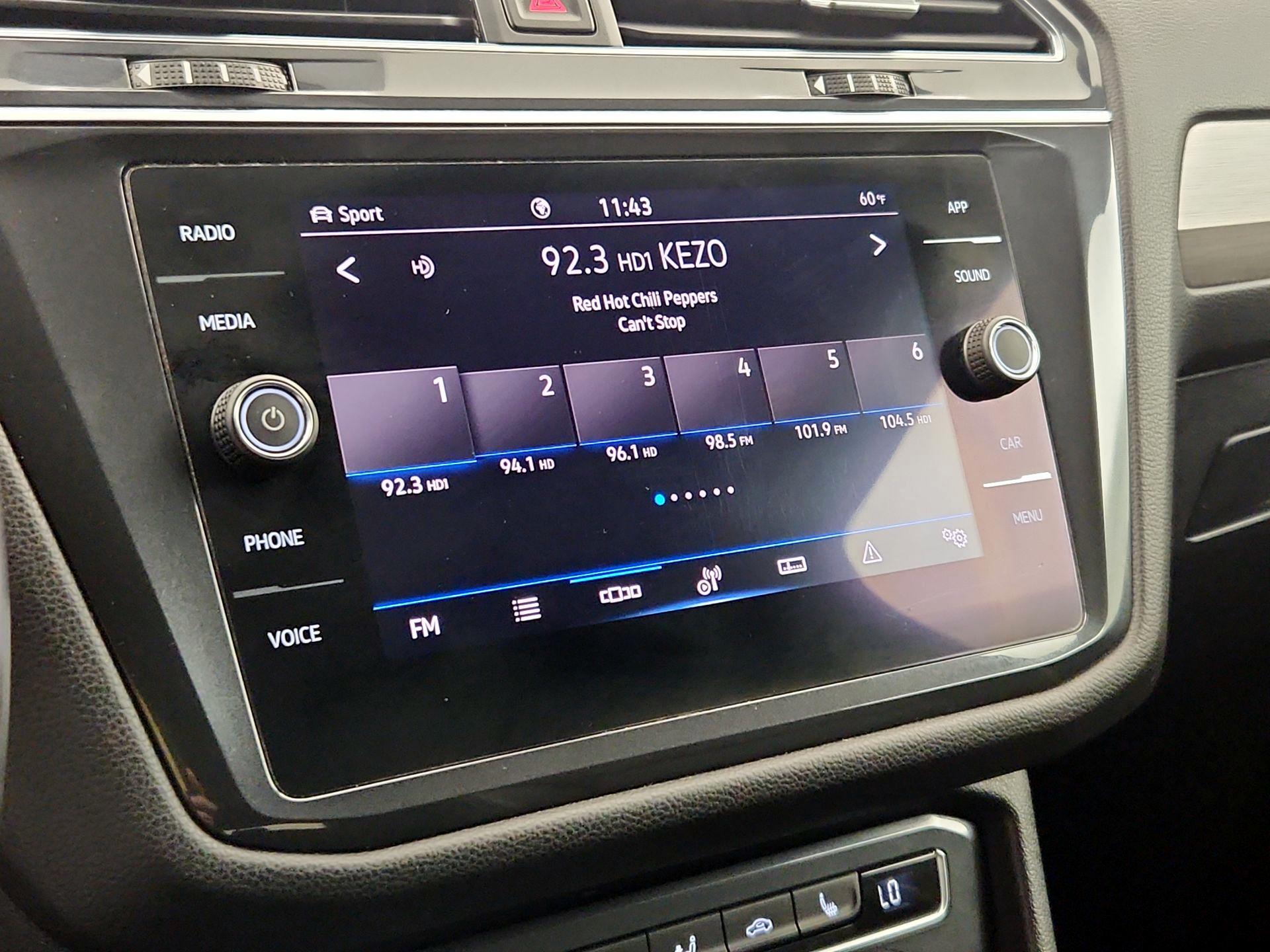 Thumbnail: 2021 Volkswagen Tiguan - 15