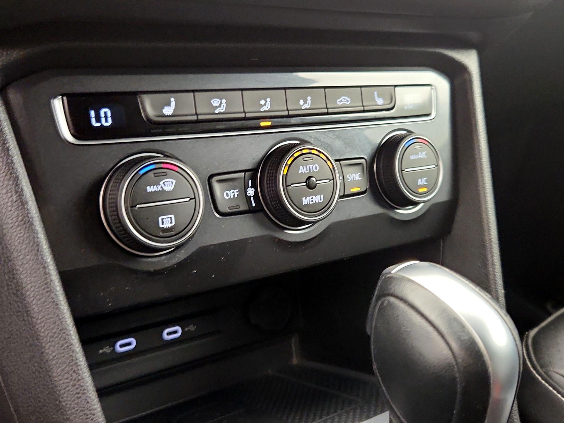 Thumbnail: 2021 Volkswagen Tiguan - 16