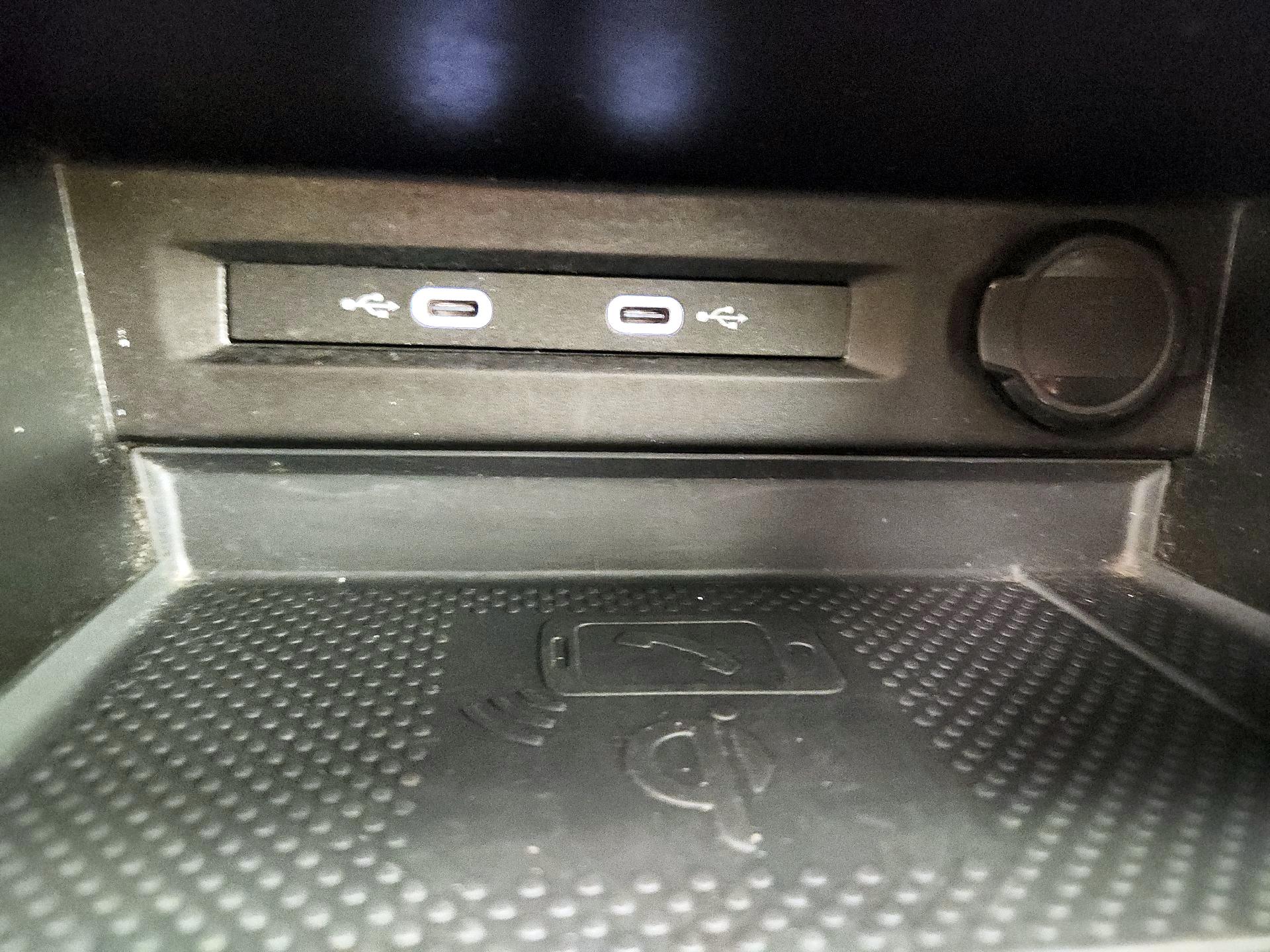 Thumbnail: 2021 Volkswagen Tiguan - 18