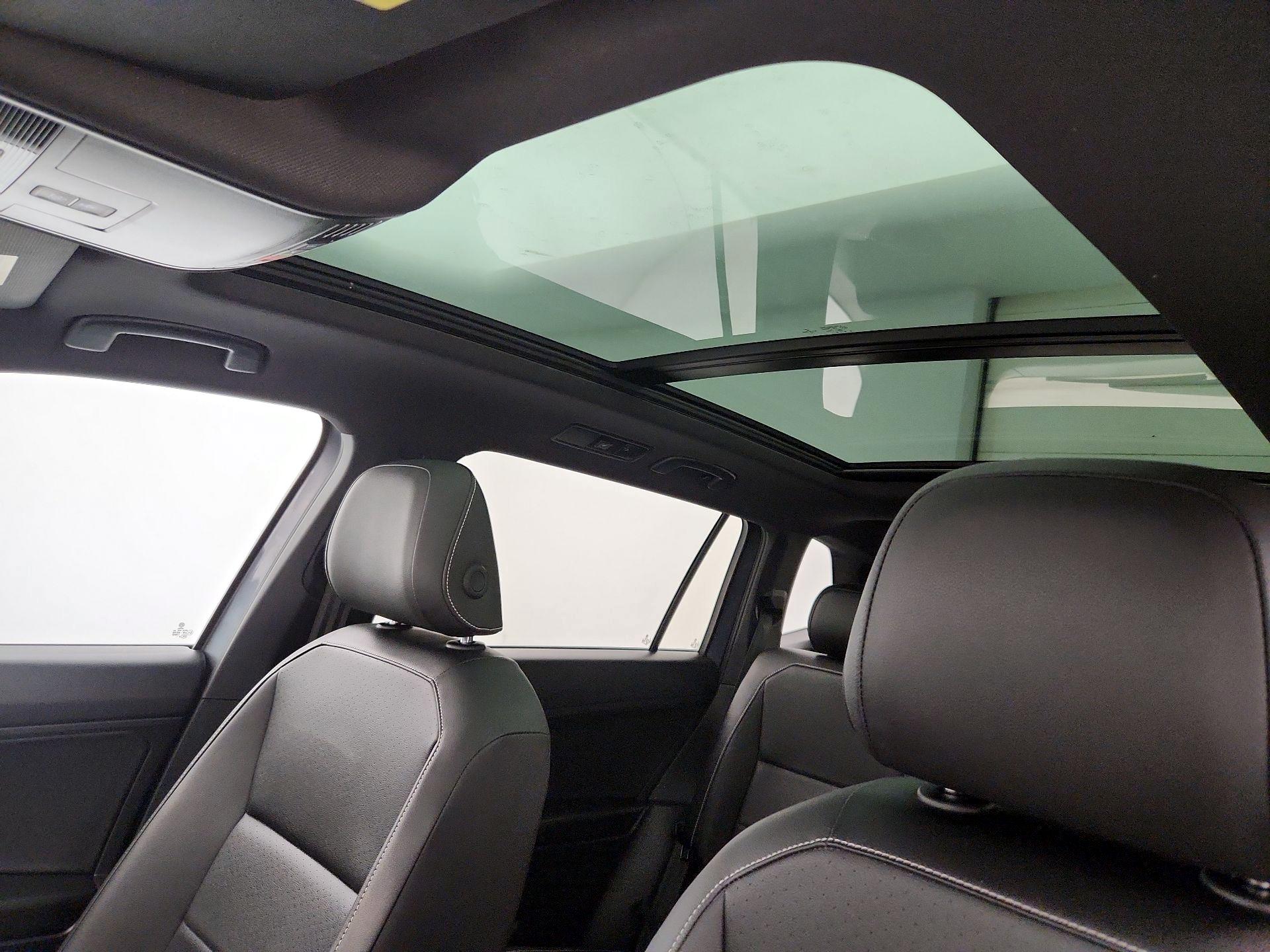 Thumbnail: 2021 Volkswagen Tiguan - 19