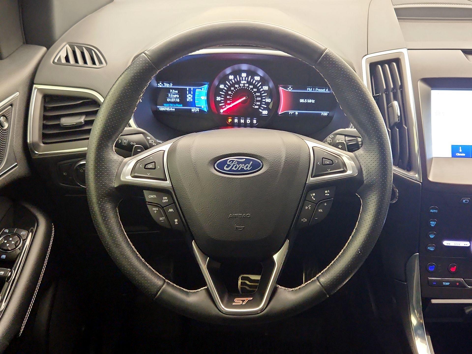 Thumbnail: 2020 Ford Edge - 10
