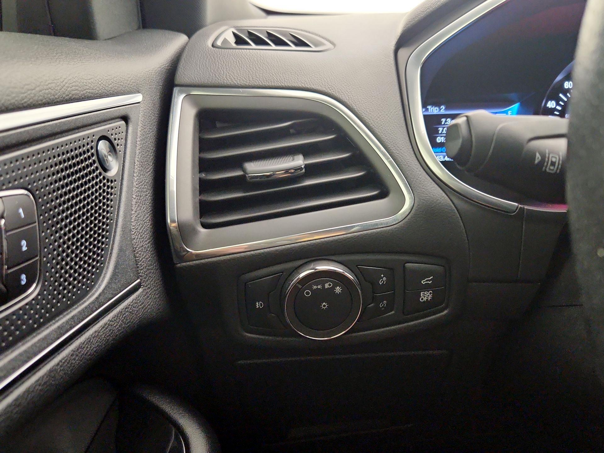 Thumbnail: 2020 Ford Edge - 13