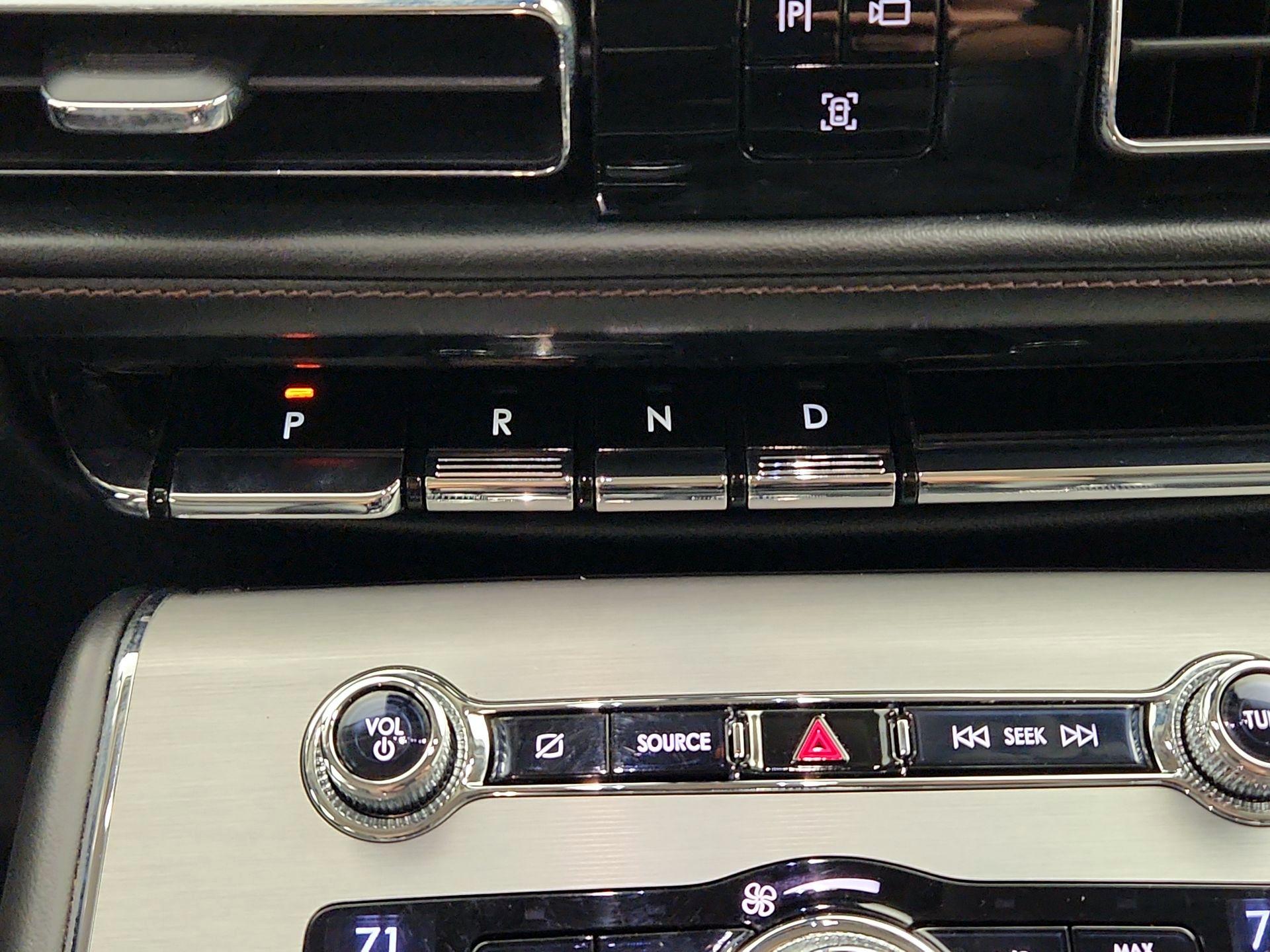 Thumbnail: 2020 Lincoln Aviator - 18