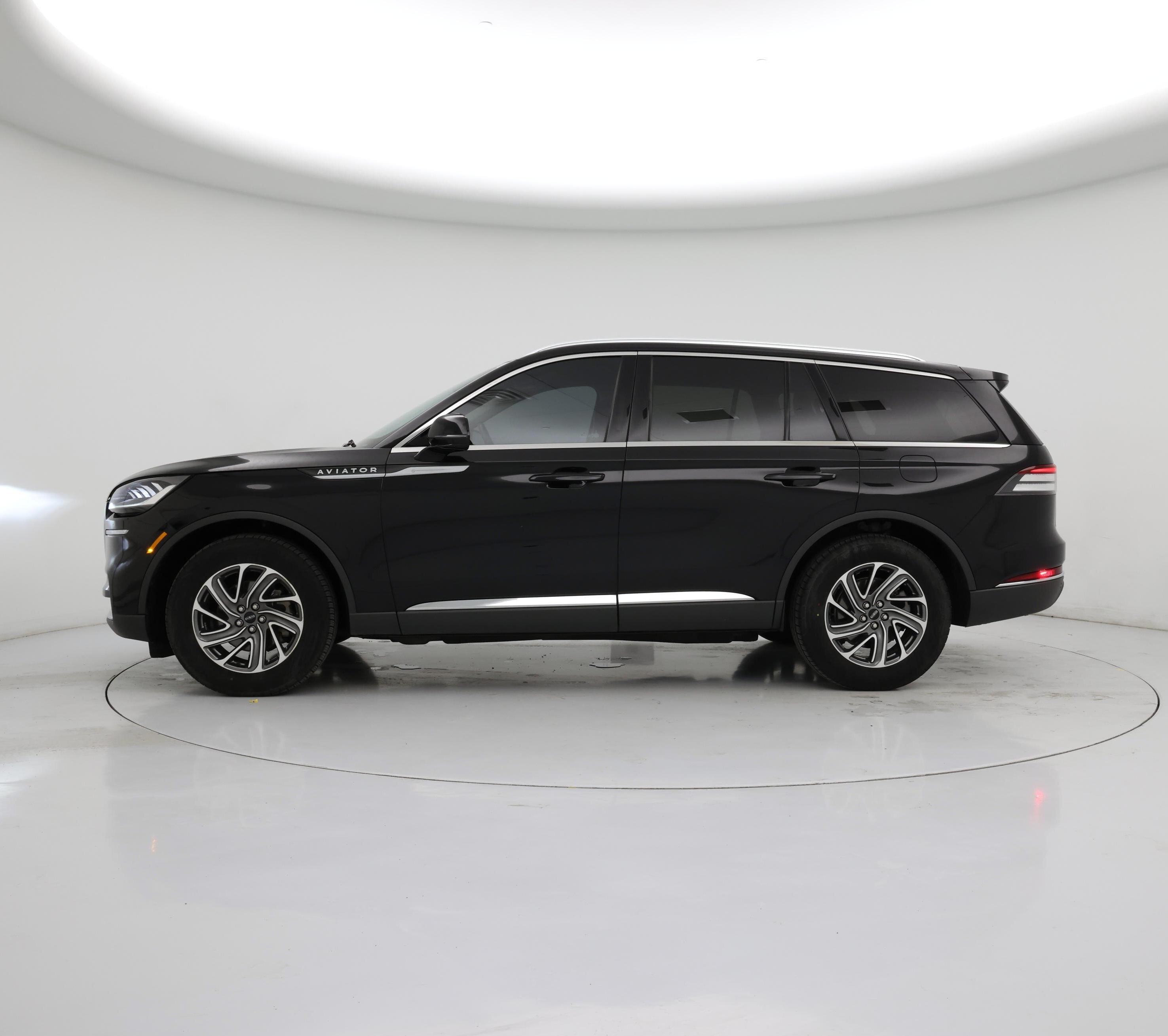 Thumbnail: 2020 Lincoln Aviator - 3